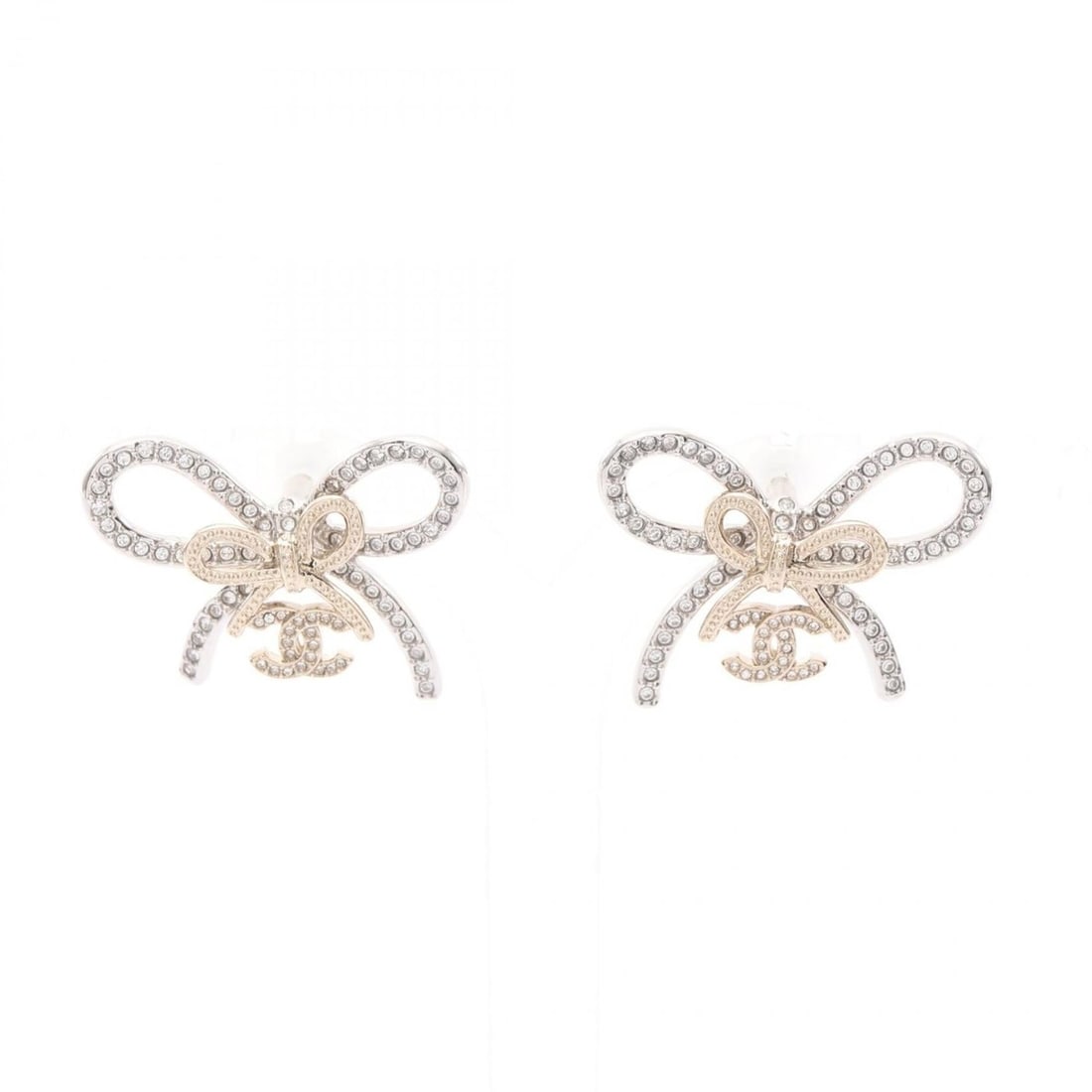 CHANEL Coco Mark Earrings in Stainless Steel with Gold Plated GP (Silver and Gold) for Women: --- Catalog ---Category: SizeSize (HxWxD): 23.00mm x 28.00mm / 0.91'' x 1.10''Category: DesignType: Stud earringsColor: Gold, SilverGender: WomenMaterial: Stainless steelCategory: GeneralBrand: Chanel
