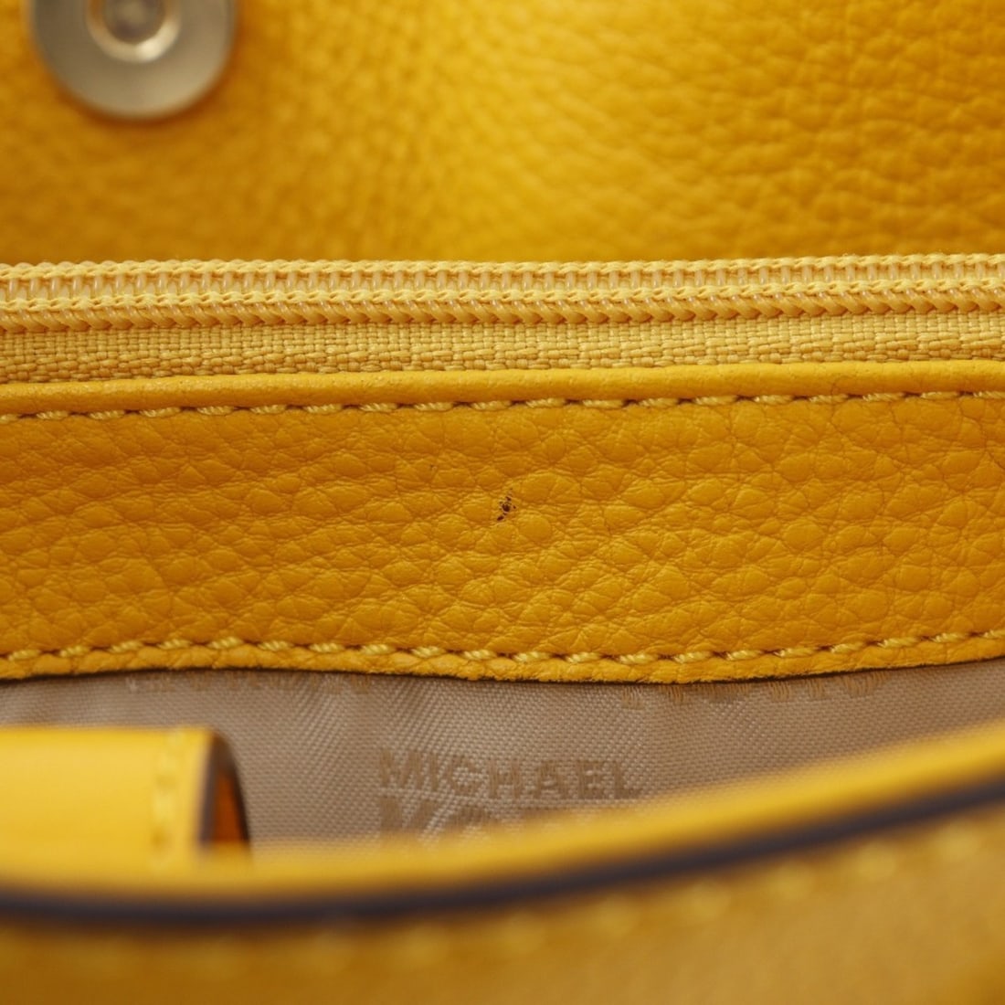 Chanel necklace - 18