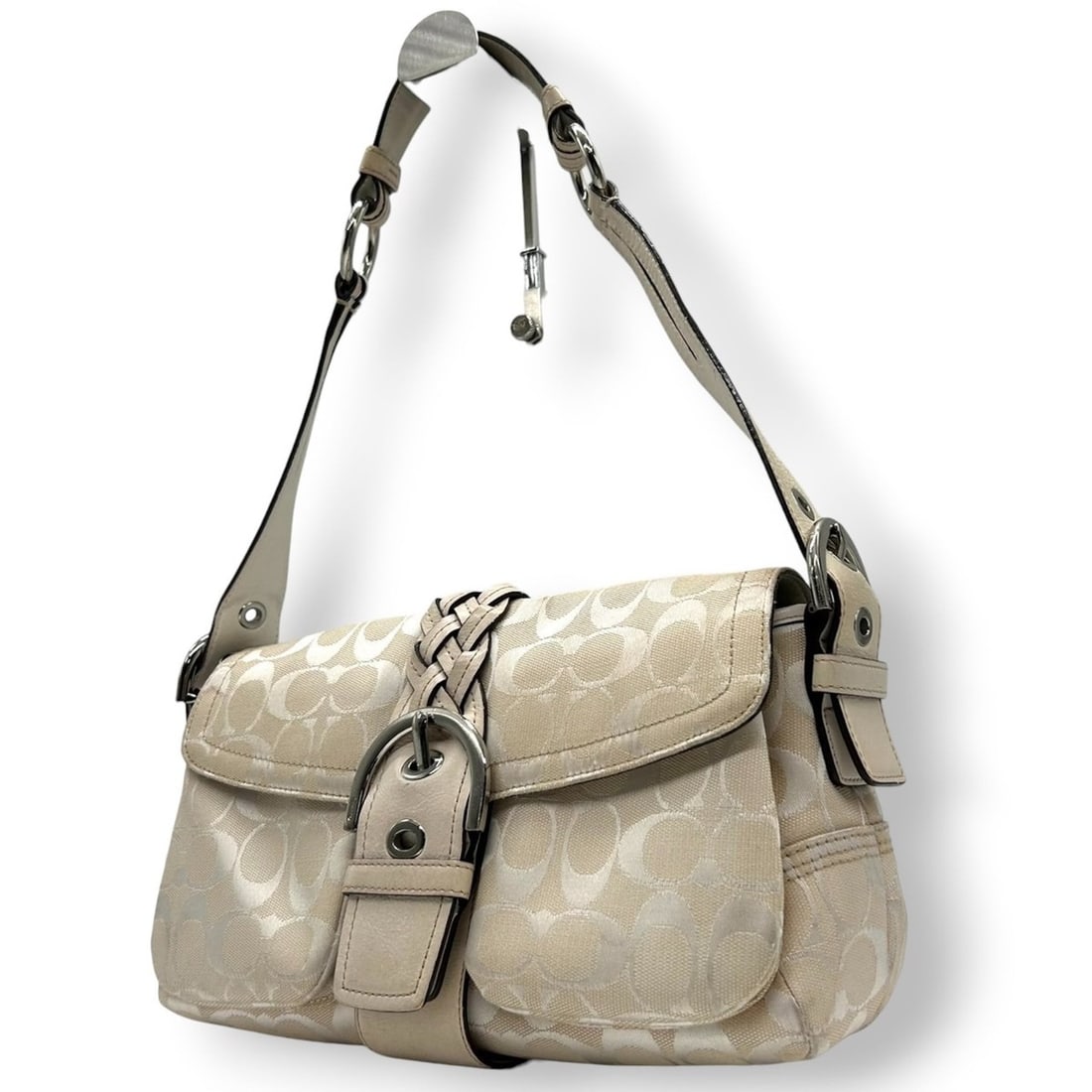 Coach Soho Mini Signature Shoulder Bag in Canvas and Leather, White Beige, Women's, 6314 U3: --- Catalog ---Category: SizeSize (HxWxD): 15cm x 28cm x 9cm / 5.9'' x 11.02'' x 3.54''Category: DesignType: Handbag, Shoulder bagColor: Beige, Ivory, WhiteGender: WomenMaterial: Canvas , Leather Cate