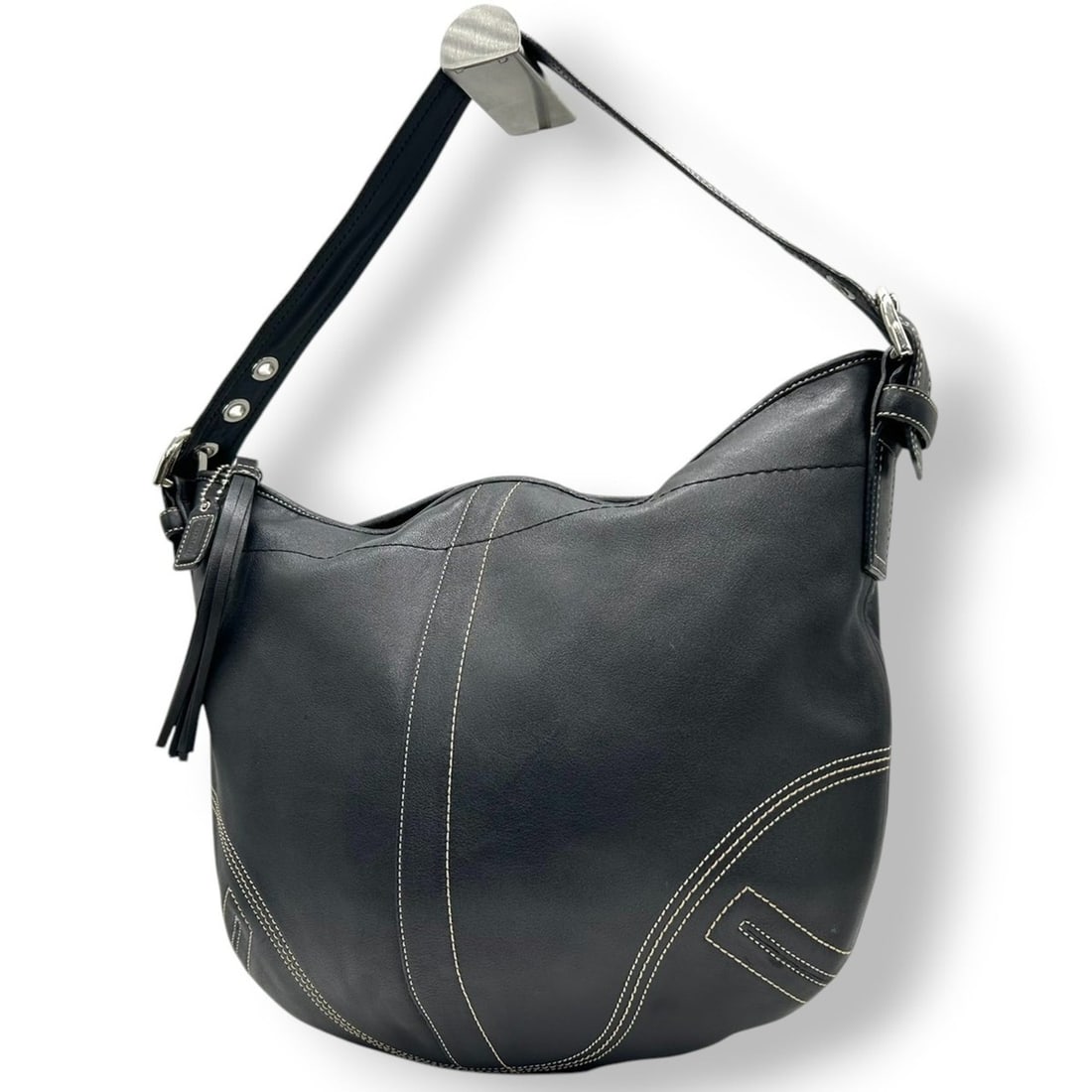 Coach Soho Leather Hobo Shoulder Bag, Black with Silver Hardware, Women's, 8A03 A066, U3: --- Catalog ---Category: SizeSize (HxWxD): 24cm x 34cm x 9cm / 9.44'' x 13.38'' x 3.54''Category: DesignType: Shoulder bagColor: BlackGender: WomenMaterial: Leather Category: GeneralMPN: 8A03Brand: Co