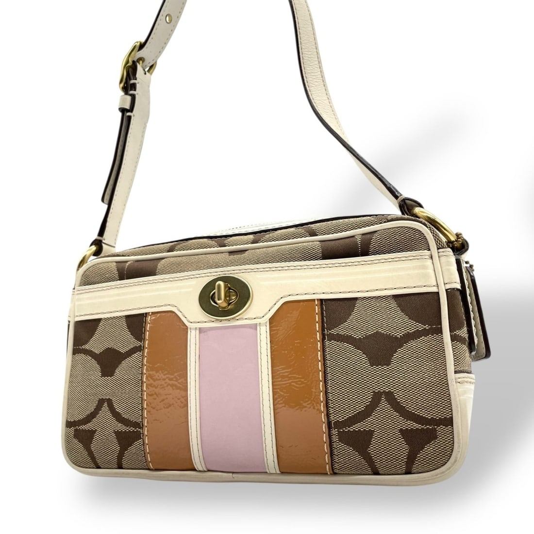 Coach Women's S90 Signature Turnlock Shoulder Bag in Canvas, Leather, and Patent Leather with Beige: --- Catalog ---Category: SizeSize (HxWxD): 13cm x 22cm x 6cm / 5.11'' x 8.66'' x 2.36''Category: DesignType: Shoulder bagColor: Brown, PinkGender: WomenMaterial: Canvas , Leather Category: GeneralBran