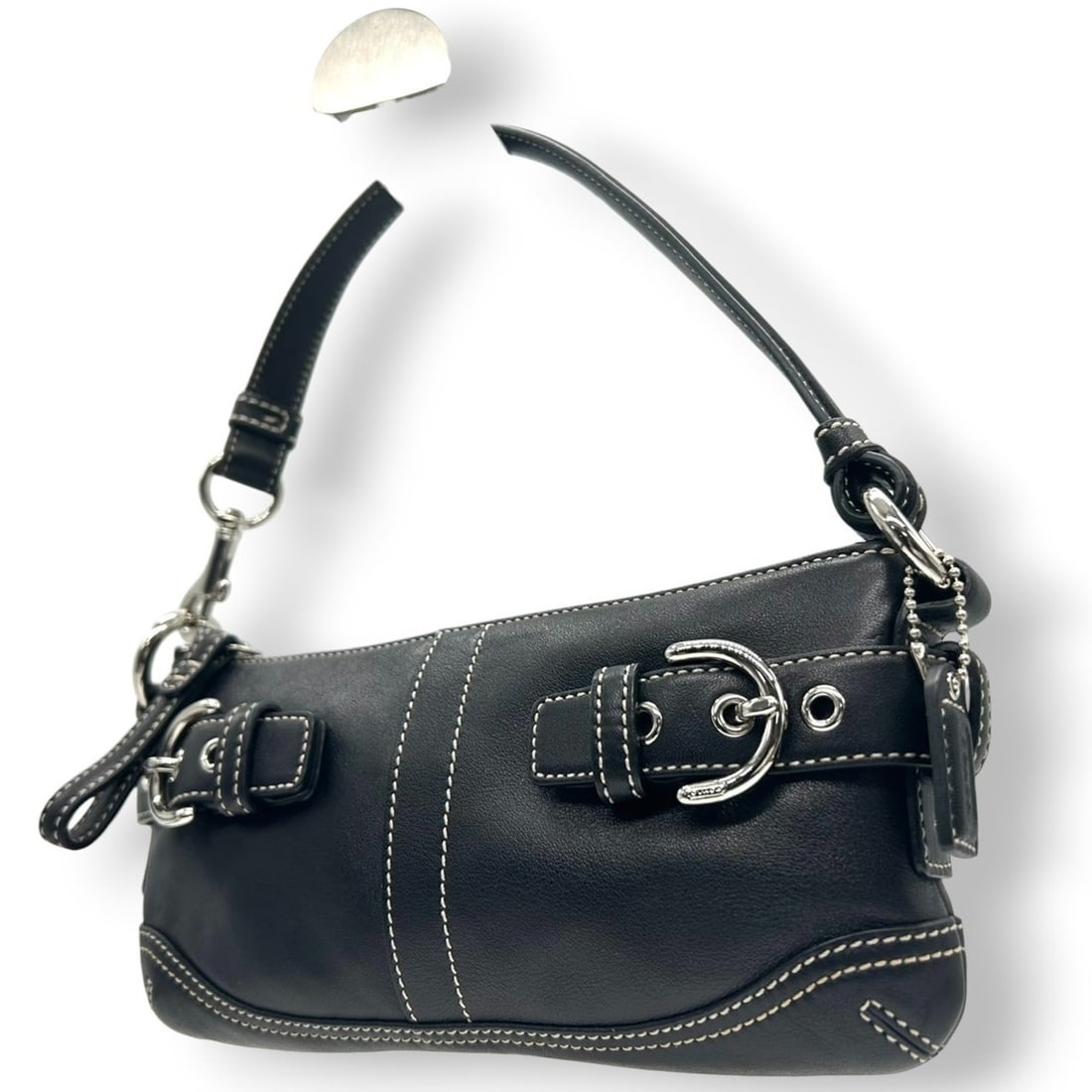 Coach Soho Handbag Accessory Pouch 3551 Leather Black with Silver Hardware for Women: --- Catalog ---Category: SizeSize (HxWxD): 12cm x 24cm x 3cm / 4.72'' x 9.44'' x 1.18''Category: DesignType: HandbagColor: Black, WhiteGender: WomenMaterial: Leather Category: GeneralMPN: 3551Brand: C