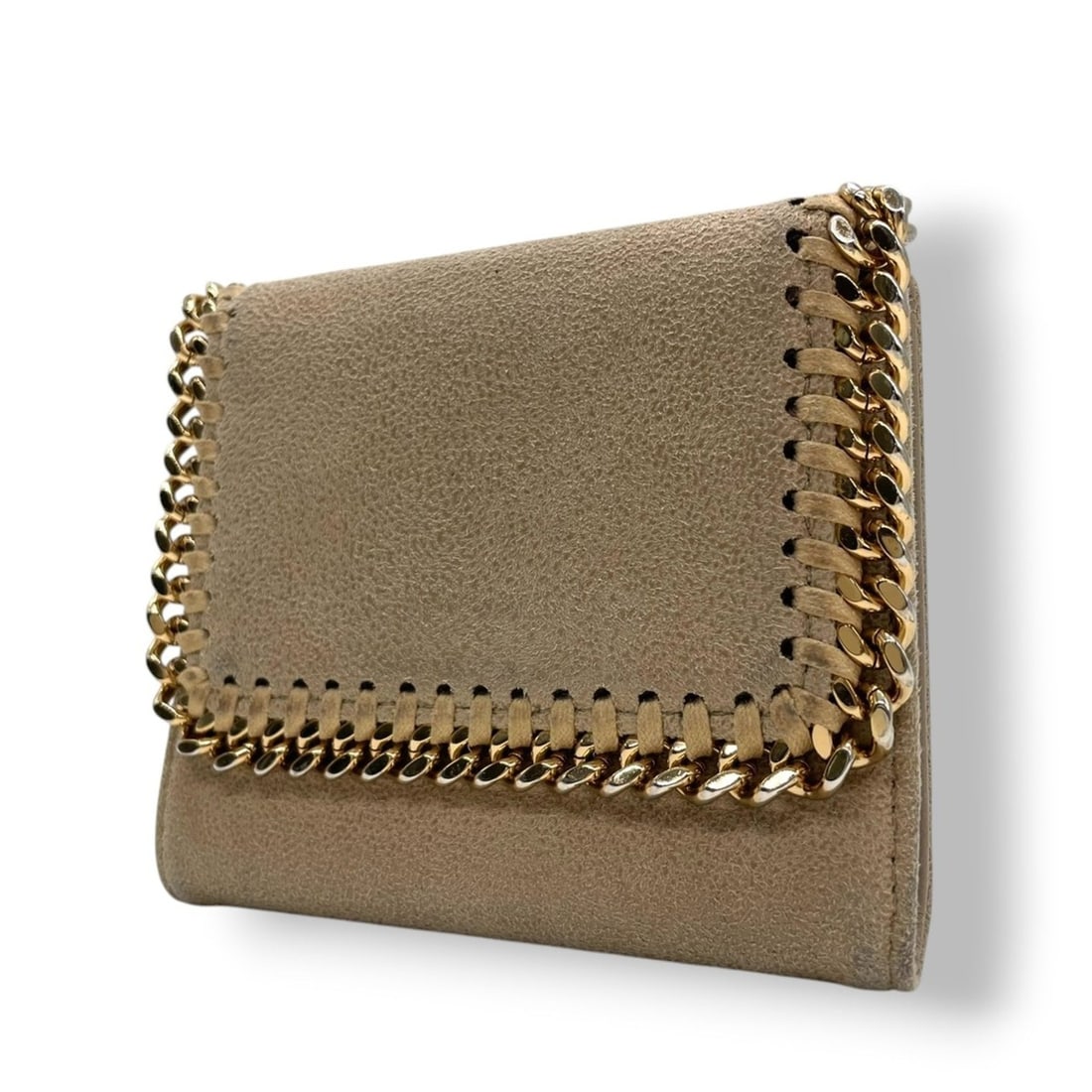 Stella McCartney Falabella Bi-fold Wallet, Compact Mini, Chain, Beige, Greige, 431000, Women's, w1: --- Catalog ---Category: SizeSize (HxWxD): 10cm x 11.5cm x 2cm / 3.93'' x 4.52'' x 0.78''Category: DesignType: Wallet (bi-fold)Color: Beige, GrayishGender: WomenMaterial: Velvet Category: GeneralBrand