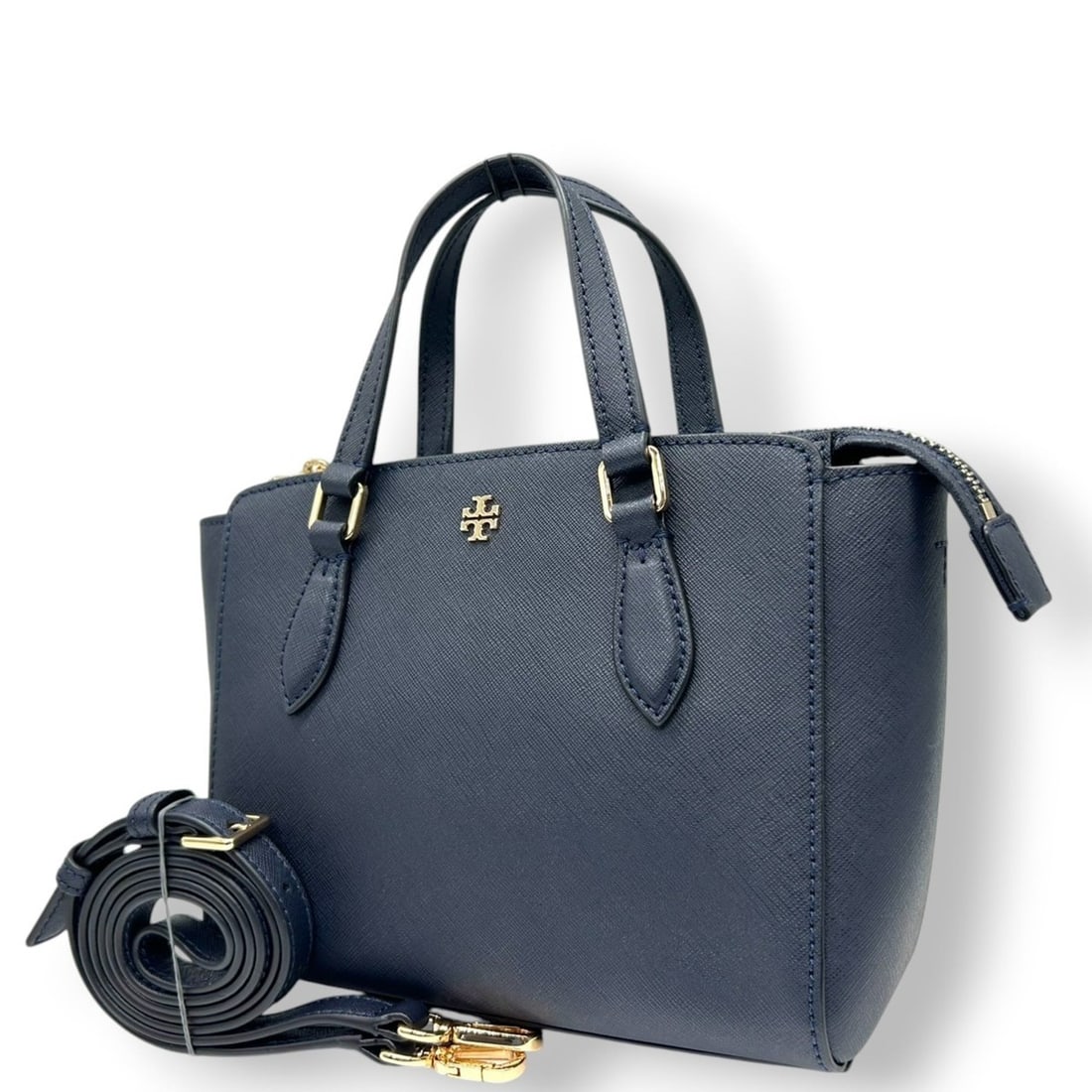 Tory Burch Women's Navy Leather Square Handbag/Shoulder Bag with Gold Hardware, Size 6: --- Catalog ---Category: SizeSize (HxWxD): 16cm x 24cm x 8cm / 6.29'' x 9.44'' x 3.14''Category: DesignType: Handbag, Shoulder bagColor: NavyGender: WomenMaterial: PVC , Leather Category: GeneralBrand