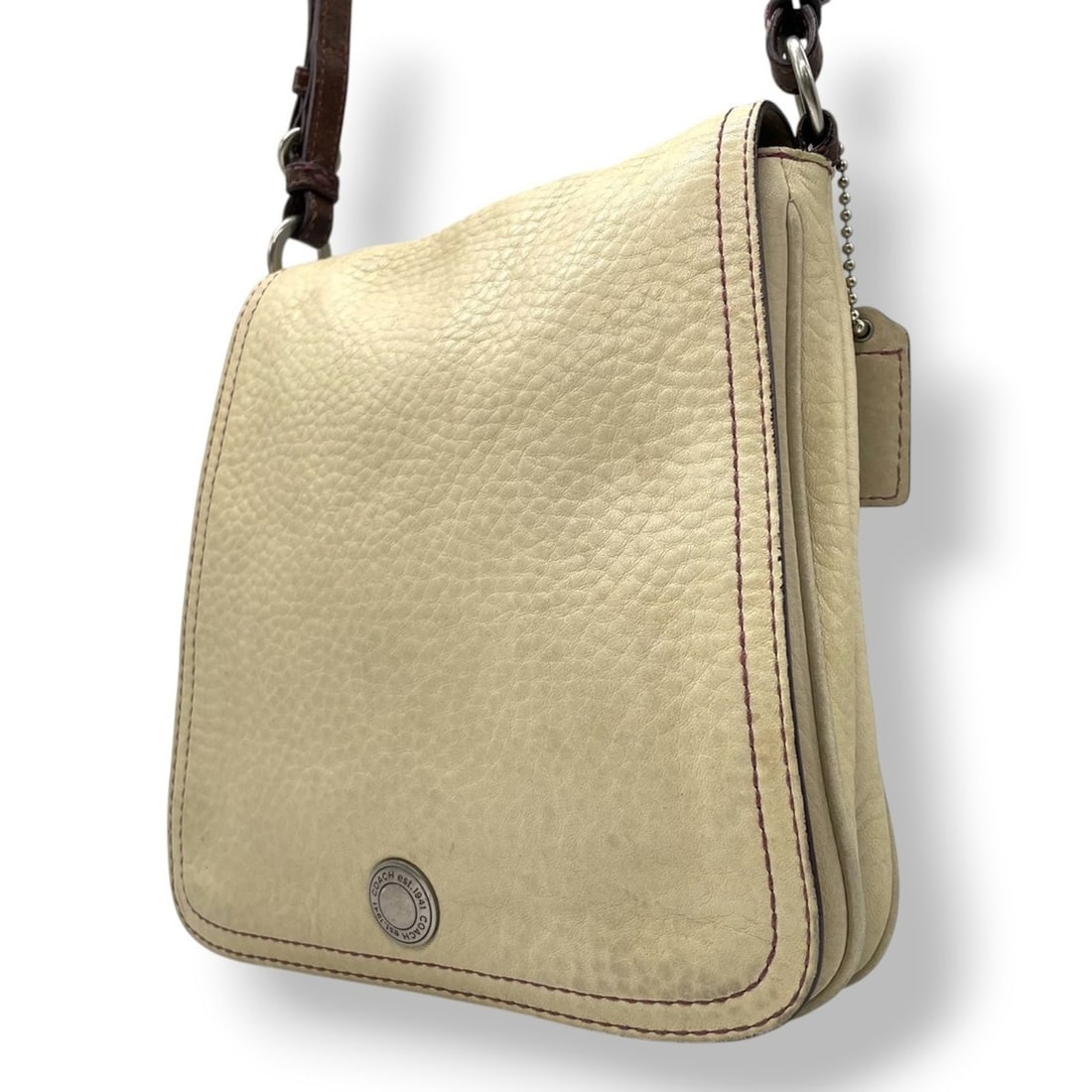 Coach Leather Shoulder Bag/Crossbody Bag, Ivory with Purple Stitching, 9382, Women's, U12: --- Catalog ---Category: SizeSize (HxWxD): 23cm x 22cm x 6cm / 9.05'' x 8.66'' x 2.36''Category: DesignType: Shoulder bagColor: Ivory, PurpleGender: WomenMaterial: Leather Category: GeneralMPN: 9382Br