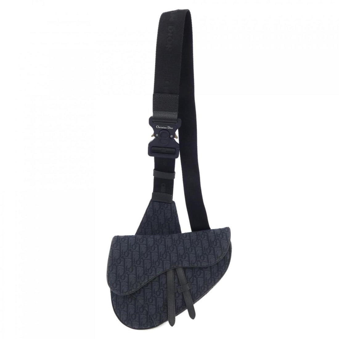 Christian Dior Dior Saddle Oblique Jacquard Handbag 1ADPO093YKY: --- Catalog ---Category: SizeSize (HxWxD): 20cm x 26cm x 4cm / 7.87'' x 10.23'' x 1.57''Category: DesignType: HandbagColor: Black, NavyGender: MenCategory: GeneralMPN: 1ADPO093YKYBrand: Christian Dior
