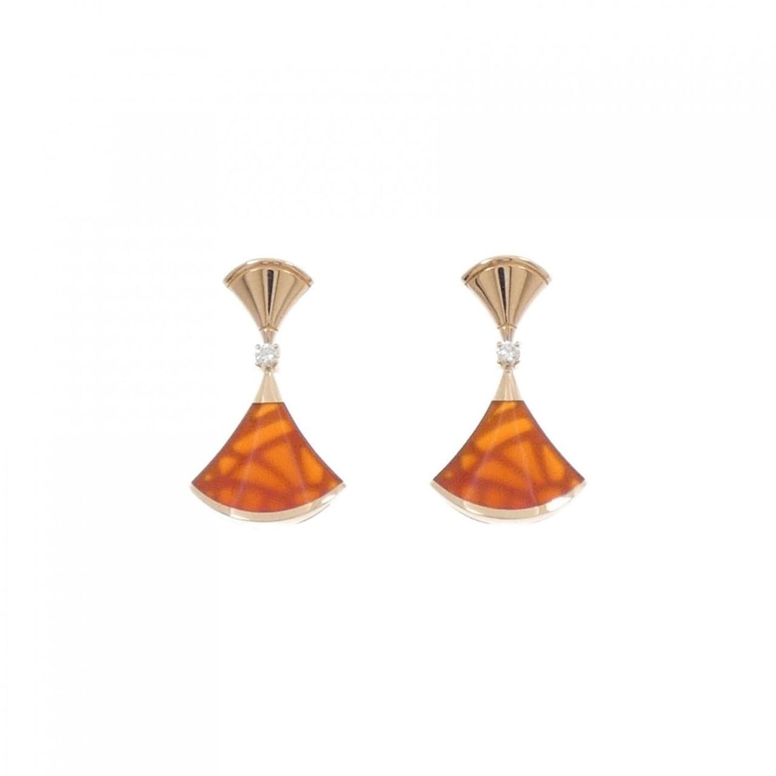 Bvlgari Diva's Dream Earrings: --- Catalog ---Category: SizeSize (HxWxD): 24.00mm x 13.80mm / 0.94'' x 0.54''Category: DesignType: Stud earringsStone: Carnelian, DiamondGender: WomenMaterial: Pink gold (18K)Category: GeneralMPN: 35