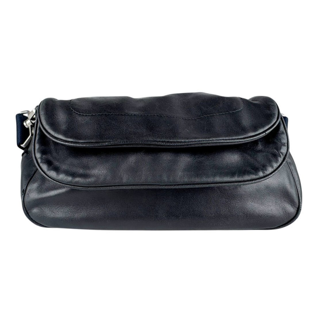 Bottega Veneta shoulder bag in black leather, unisex, z7893: --- Catalog ---Category: SizeSize (HxWxD): 13cm x 26cm x 11cm / 5.11'' x 10.23'' x 4.33''Category: DesignType: Shoulder bagColor: BlackGender: Women,MenMaterial: Leather Category: GeneralBrand: Botteg