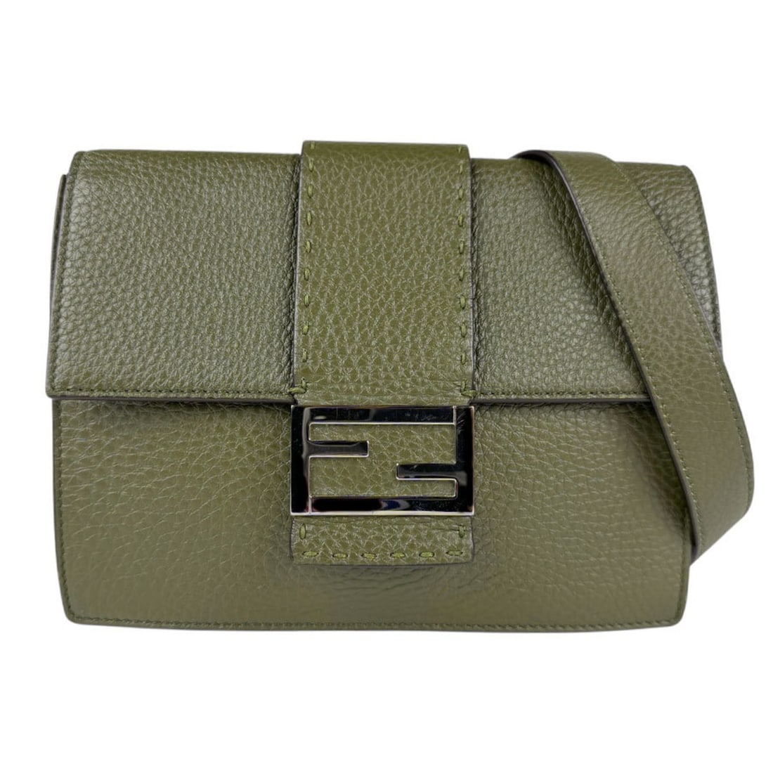 Fendi Men's Shoulder Bag in Khaki and Silver Leather (7VA524 ADYW z5063): --- Catalog ---Category: SizeSize (HxWxD): 17cm x 22.5cm x 4cm / 6.69'' x 8.85'' x 1.57''Category: DesignType: Shoulder bagColor: KhakiGender: Men,WomenMaterial: Leather Category: GeneralMPN: 7VA524 A