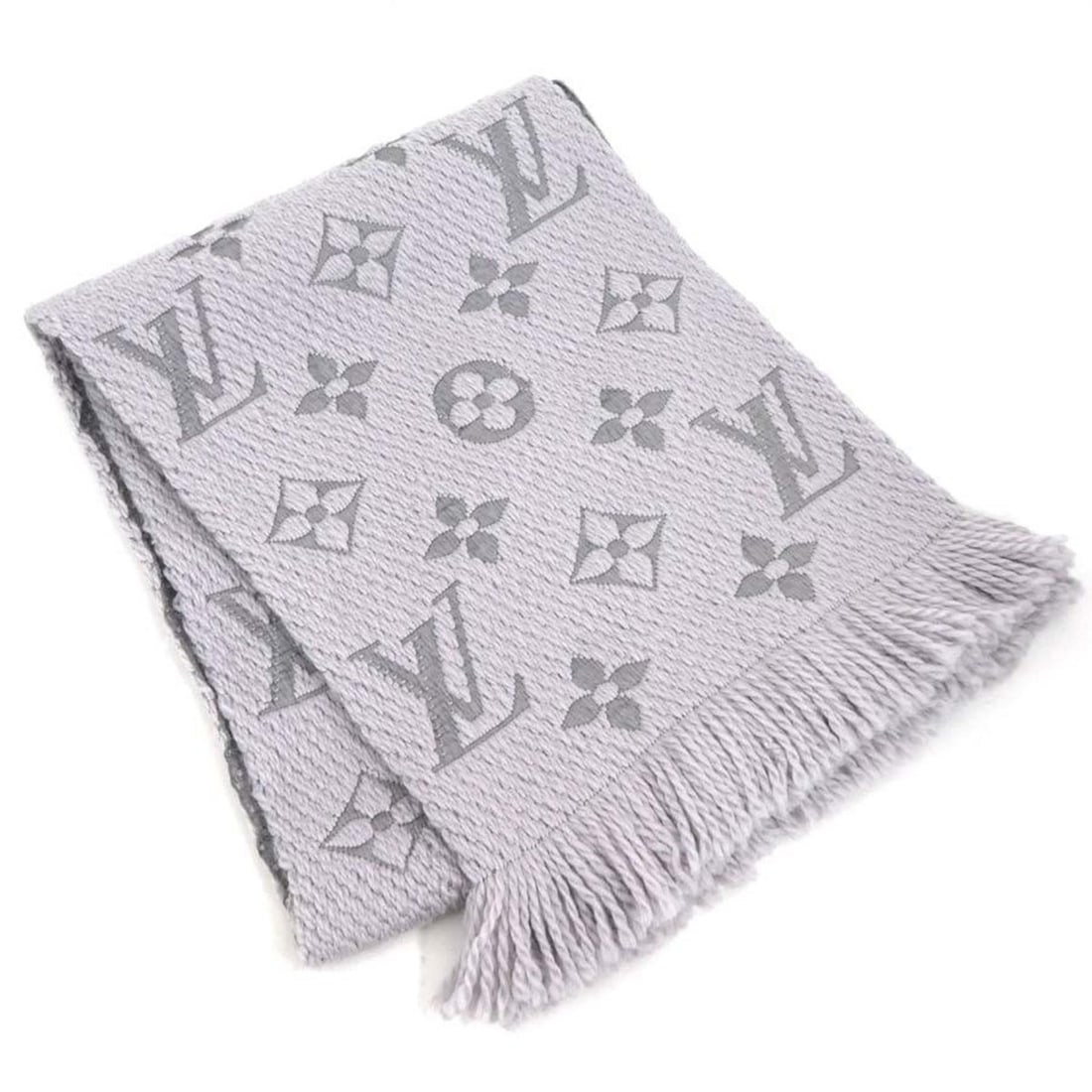 Louis Vuitton Echarpe Mania Scarf, Wool/Silk, Gray, Women's, M74742, r10931g: --- Catalog ---Category: SizeSize (LxW): 1.68m x 30cm / 66.14'' x 11.81''Category: DesignType: ShawlColor: GrayGender: WomenMaterial: Wool , Silk Category: GeneralMPN: M74742Brand: Louis VuittonCountr