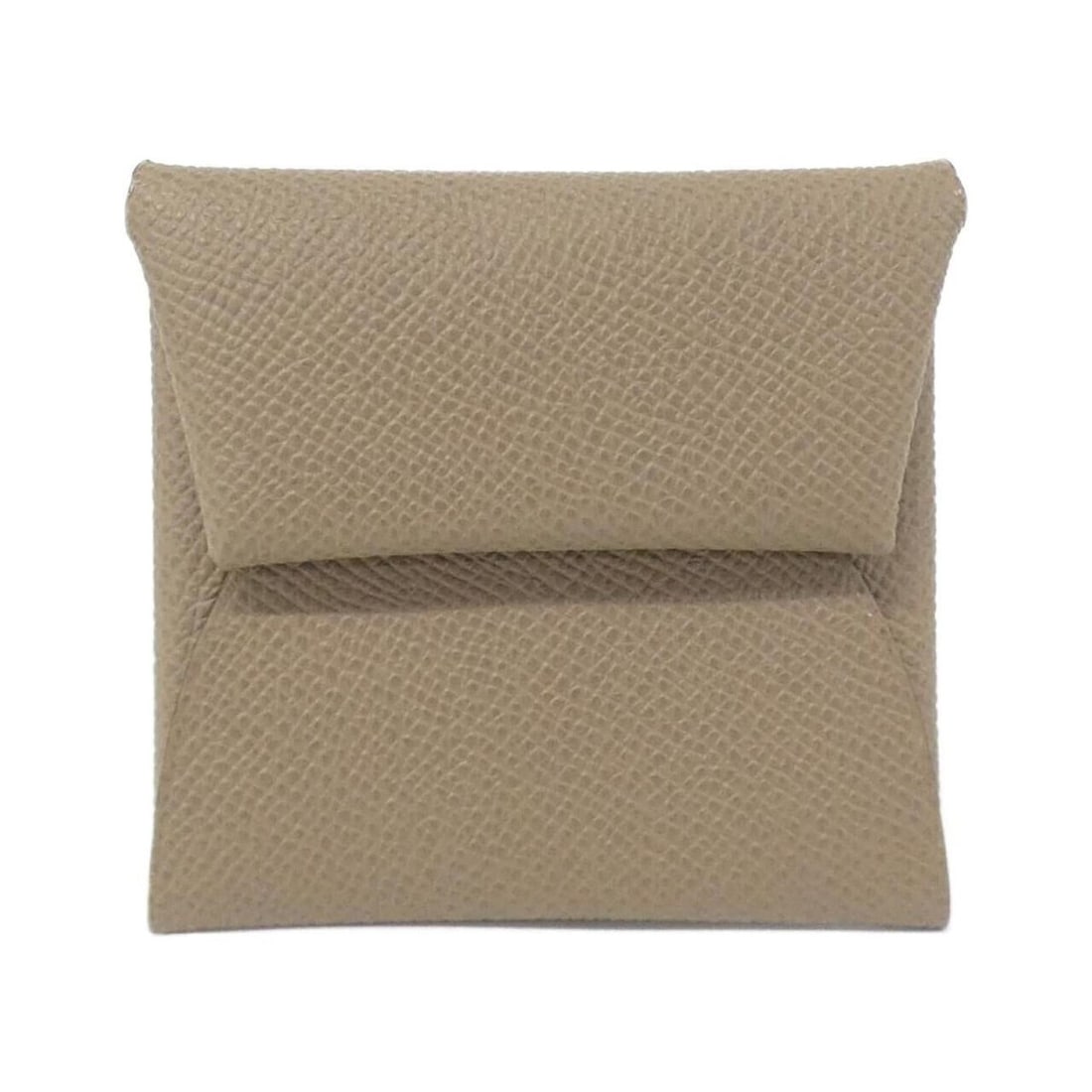 Hermes Hermès Bastia 041054CK Wallet/Coin Case: --- Catalog ---Category: SizeSize (HxWxD): 8cm x 8.5cm x 1cm / 3.14'' x 3.34'' x 0.39''Category: DesignType: Coin purse/coin caseColor: Etoupe grayGender: Men,WomenMaterial: Epsom leather Category: Ge