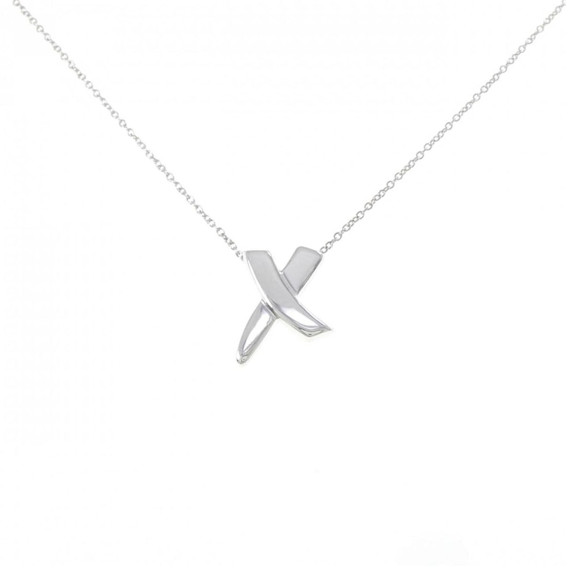 Tiffany Kiss Necklace: --- Catalog ---Category: SizePendant Size: 14.5mm x 11.8mm / 0.57'' x 0.46''Neck Circumference: 44 cm / 17.32''Category: DesignGender: WomenMaterial: Silver 925Pendant Type: PendantNecklace Type: Neck
