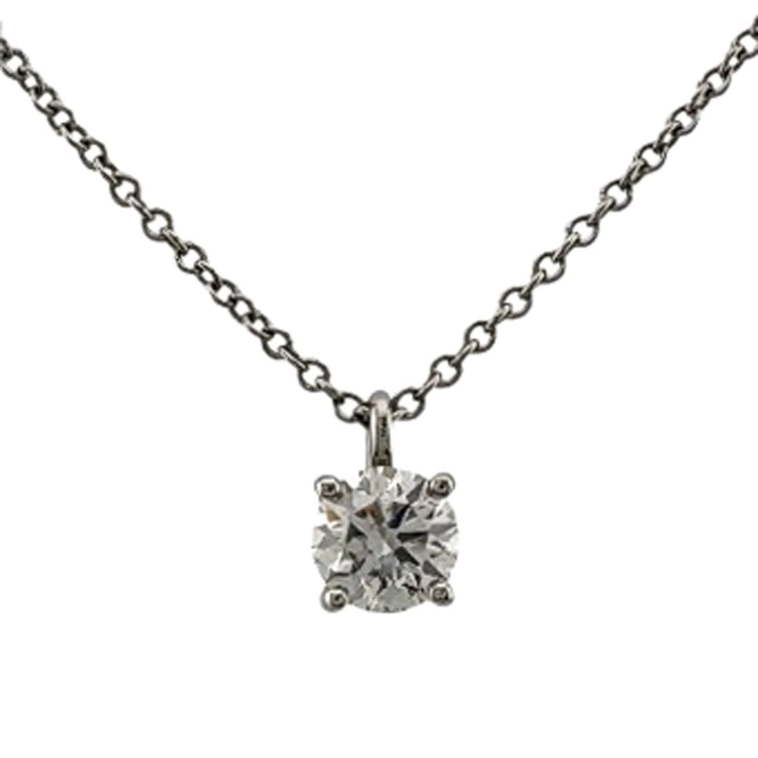 Pre-owned Tiffany & Co. solitaire necklace in platinum with diamonds.: --- Catalog ---Category: SizePendant Size: 7mm x 4.5mm / 0.27'' x 0.17''Neck Circumference: 41.5 cm / 16.33''Category: DesignColor: PlatinumStone: DiamondGender: WomenMaterial: Platinum 950Necklace Ty