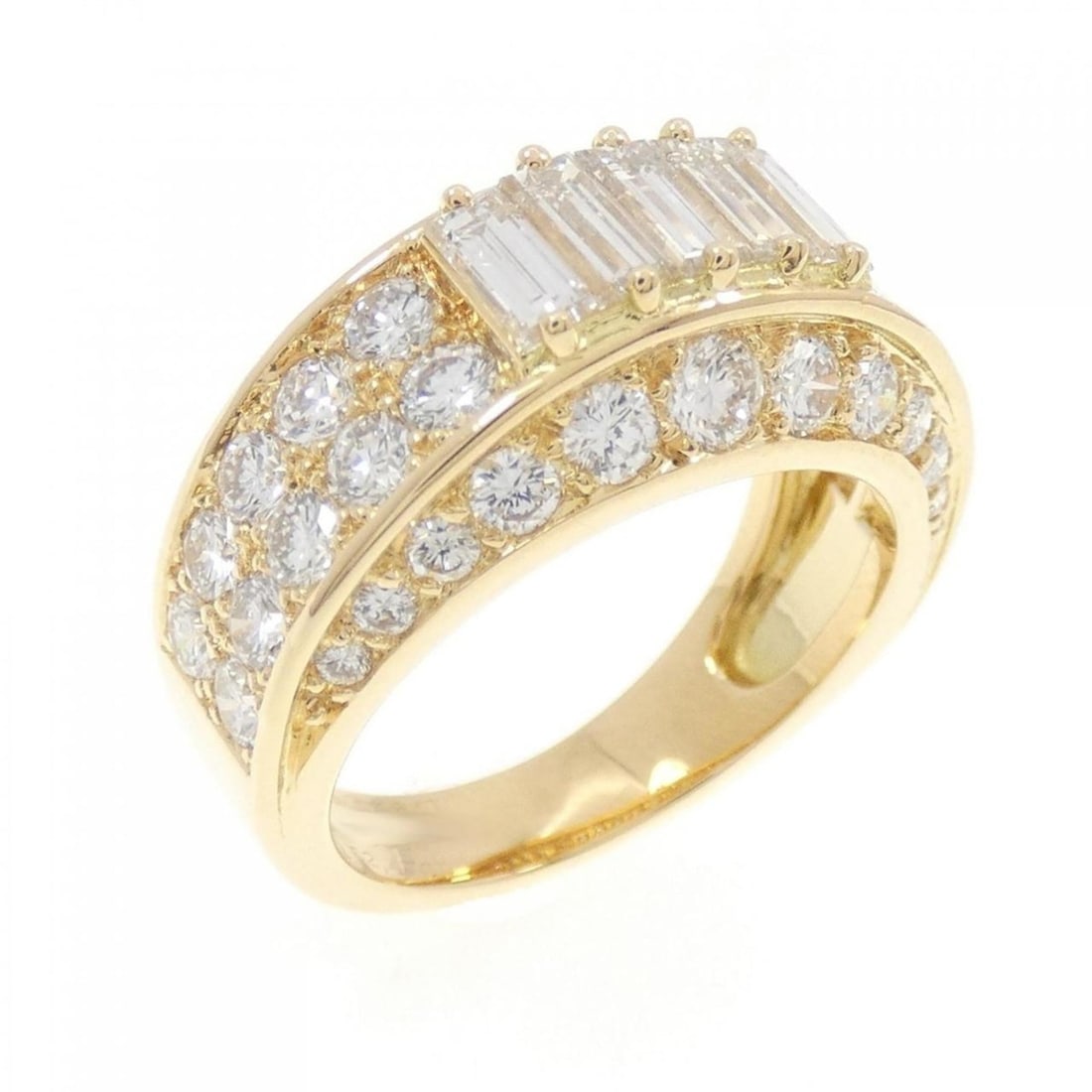 Van Cleef & Arpels Diamond Ring 2.47CT: --- Catalog ---Category: SizeJP Size: 11.0US Size: 6Category: DesignType: Band ringGender: WomenMaterial: Yellow gold (18K)Category: GeneralBrand: Van Cleef & Arpels--- Item List ---Section: Condition