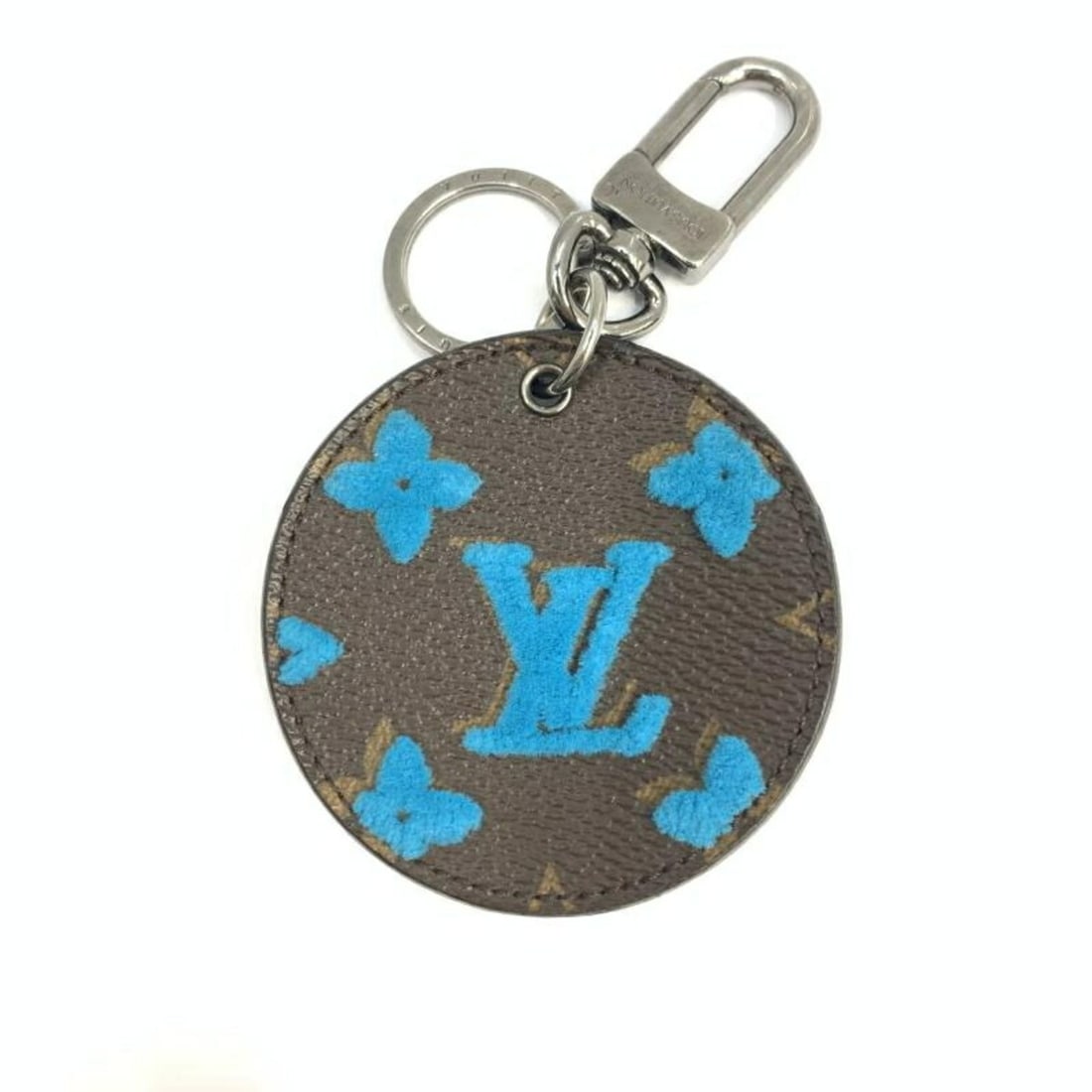 LOUIS VUITTON Porte-Clés Illustre Key Ring with Monogram Tuftage Charm MP2623 Louis Vuitton: --- Catalog ---Category: SizeCharm Size: 7cm x 7cm / 2.76'' x 2.76''Category: DesignType: KeyringGender: Women,MenCategory: GeneralBrand: Louis Vuitton--- Item List ---Section: ConditionRanking: Rank