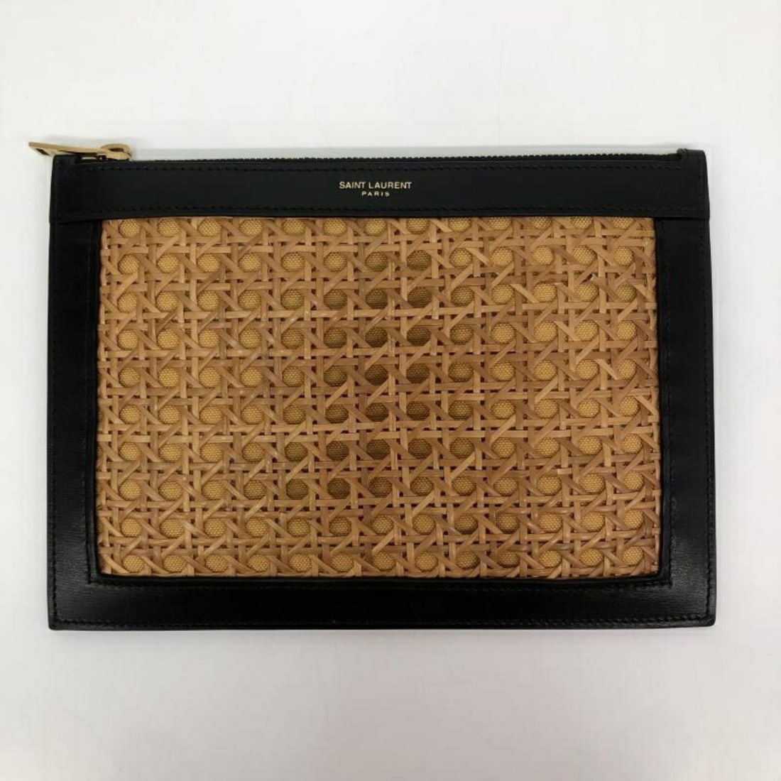 SAINT LAURENT Bamboo Clutch Bag Saint Laurent: --- Catalog ---Category: SizeSize (HxWxD): 17cm x 23.5cm / 6.69'' x 9.25''Category: DesignType: Clutch bagGender: Women,MenMaterial: Bamboo Category: GeneralBrand: Saint Laurent--- Item List ---Sectio