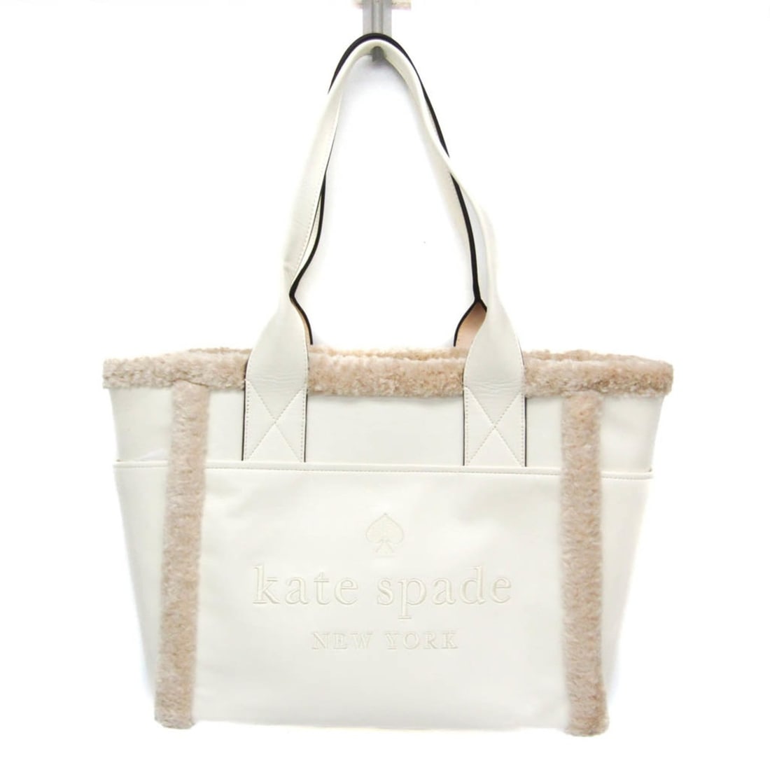 Kate Spade Jet Tote KE517 Women's Elastane,Faux Fur Tote Bag White: --- Catalog ---Category: SizeHandle Drop: 26.50cm / 10.43''Size (HxWxD): 30cm x 35cm x 12.5cm / 11.81'' x 13.77'' x 4.92''Handle Length: 65cm / 25.59''Category: DesignType: Tote bagColor: WhiteGender: