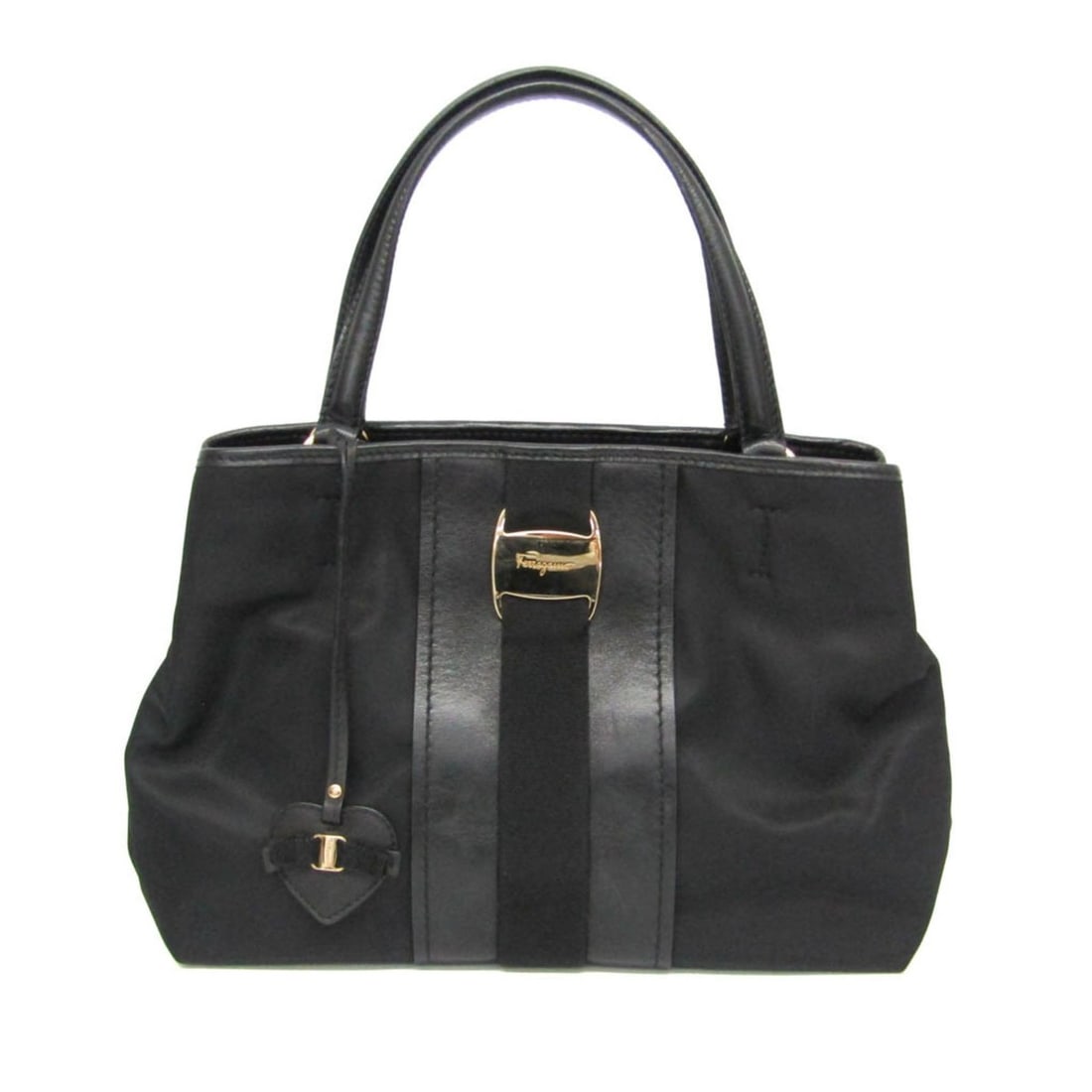 Salvatore Ferragamo Vara GG-21 E223 Women's Nylon,Leather Handbag Black: --- Catalog ---Category: SizeHandle Drop: 15.00cm / 5.91''Size (HxWxD): 22cm x 29cm x 15cm / 8.66'' x 11.41'' x 5.9''Handle Length: 39cm / 15.35''Category: DesignType: HandbagColor: BlackGender: Women