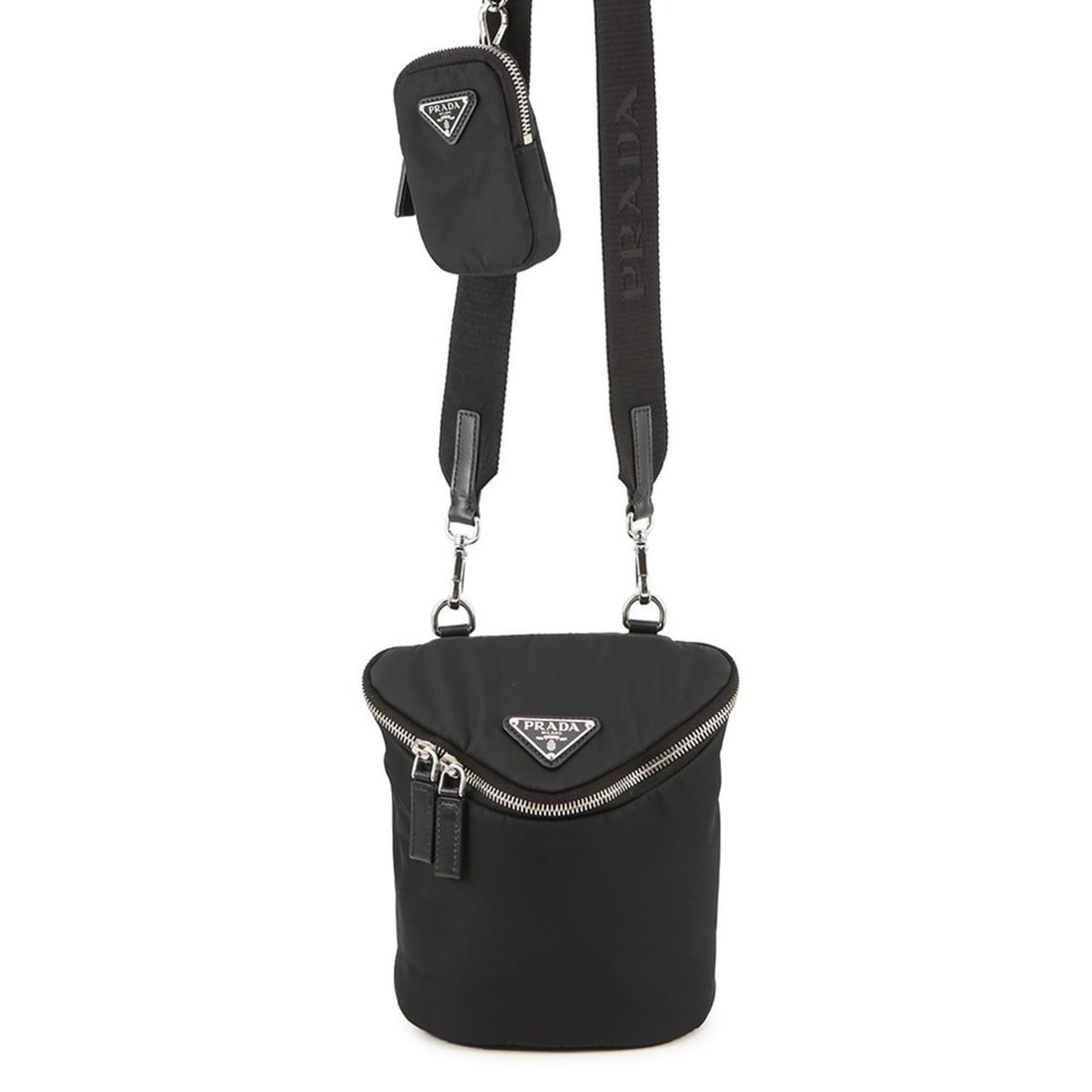 Prada Re-Nylon Triangle Nylon Shoulder Bag 2VH147 PRADA Black: --- Catalog ---Category: SizeSize (HxWxD): 20.5cm x 16.5cm x 10cm / 8.07'' x 6.49'' x 3.93''Category: DesignType: Shoulder bagColor: BlackGender: Women,MenMaterial: Nylon Category: GeneralBrand: Prada