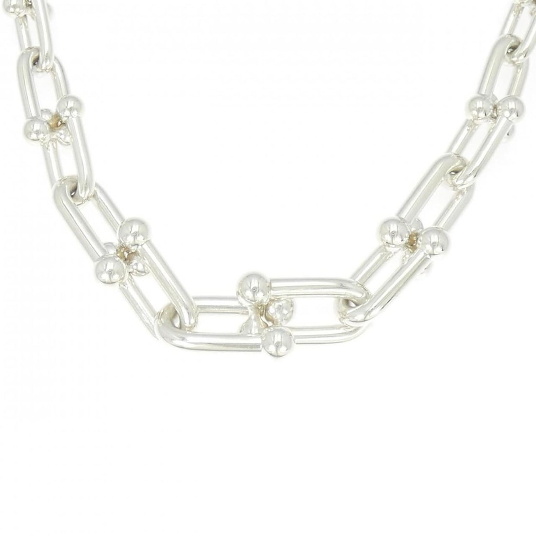 Tiffany HardWear Graduated Link Necklace: --- Catalog ---Category: SizeNeck Circumference: 45 cm / 17.71''Category: DesignColor: SilverGender: WomenMaterial: Silver 925Necklace Type: NecklaceCategory: GeneralMPN: 60153092Brand: Tiffany--- Ite