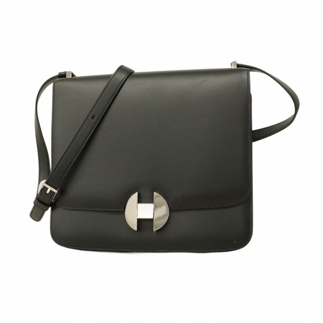 Hermes 2002 Swift Black Shoulder Bag with D Stamp for Women: --- Catalog ---Category: SizeSize (HxWxD): 23cm x 25cm x 5cm / 9.05'' x 9.84'' x 1.96''Category: DesignType: Shoulder bagColor: BlackGender: WomenMaterial: Swift leather Hardware Color: SilverCategory