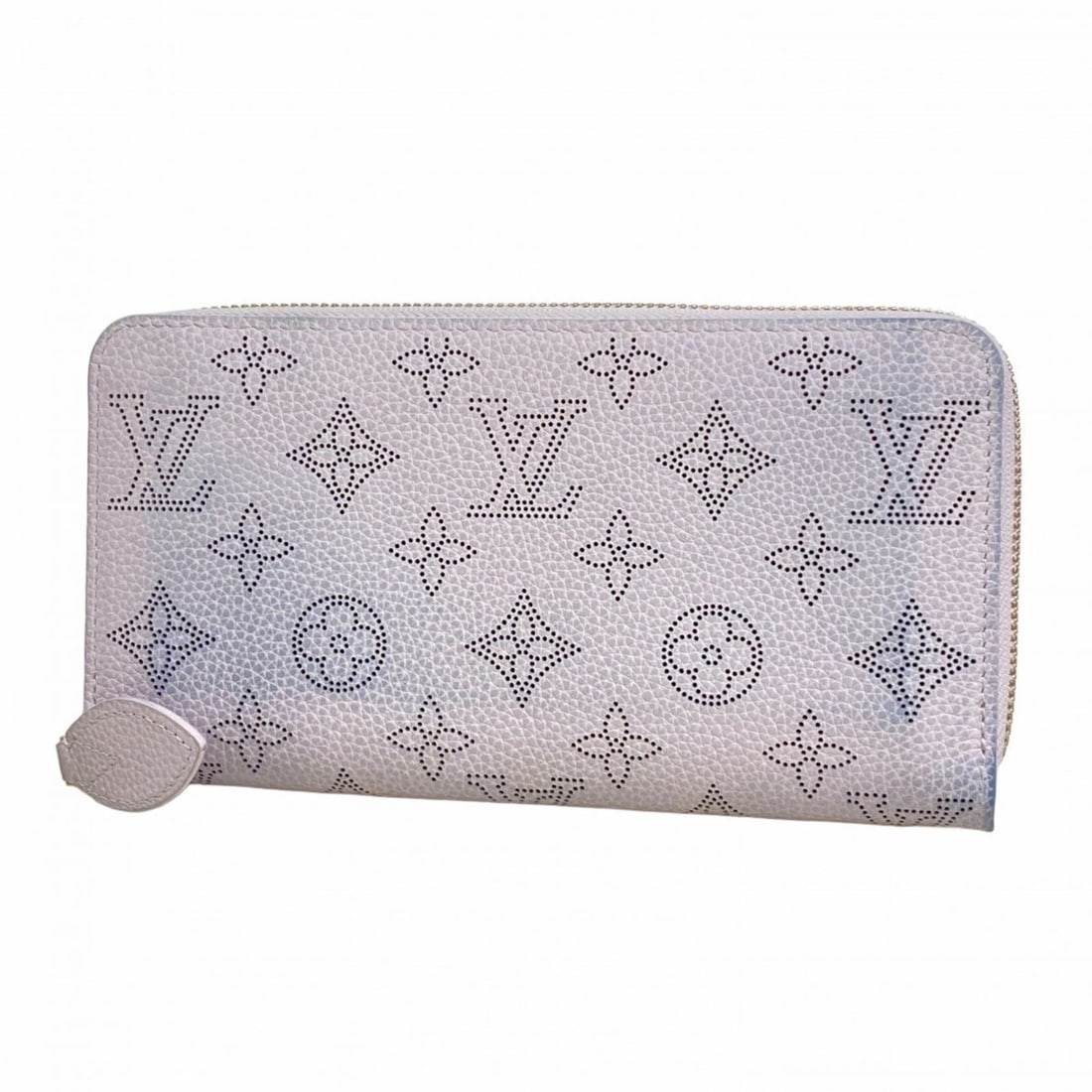 Louis Vuitton Mahina Zippy Wallet M26105 Mystic Lilac for Women: --- Catalog ---Category: SizeSize (HxWxD): 10.5cm x 19.5cm x 2.5cm / 4.13'' x 7.67'' x 0.98''Category: DesignType: Long wallet (bi-fold)Gender: WomenCategory: GeneralMPN: M26105Brand: Louis Vuitton---