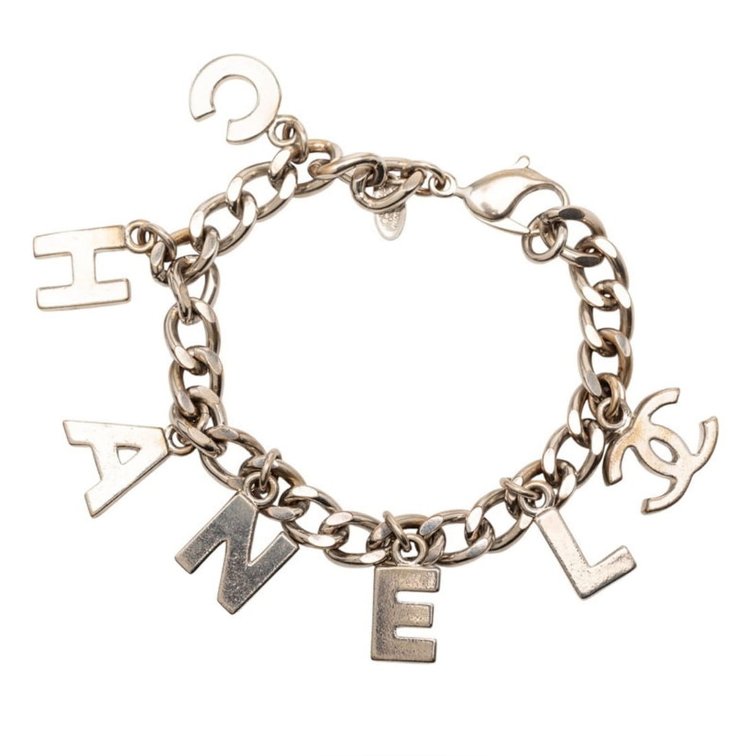CHANEL logo chain bracelet in silver metal for women: --- Catalog ---Category: SizeLength: 17cm / 6.69''Category: DesignType: Charm braceletColor: SilverGender: WomenMaterial: MetalCategory: GeneralBrand: Chanel--- Item List ---Section: ConditionRanking: