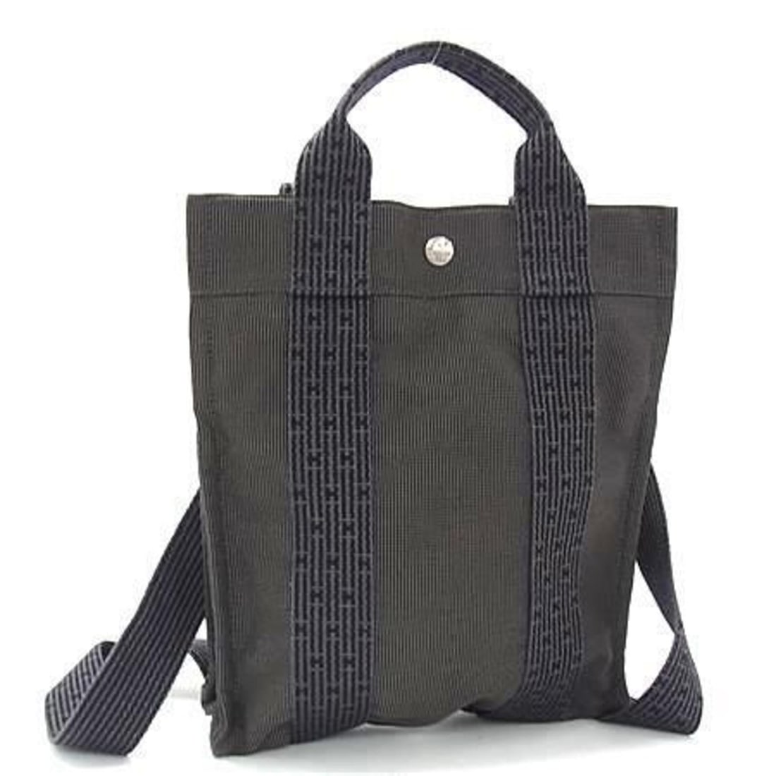 HERMES Hermès Air Line Ad PM Backpack in Gray Canvas for Women: --- Catalog ---Category: SizeSize (HxWxD): 30cm x 26cm x 6cm / 11.81'' x 10.23'' x 2.36''Category: DesignType: Backpack, Handbag, Shoulder bagColor: GrayGender: Men,WomenClosure: ZipperMaterial: Canva