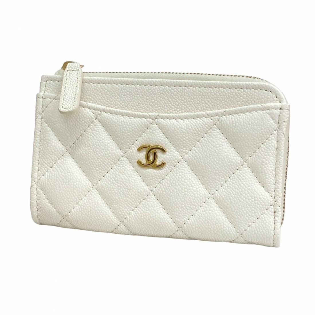 Chanel Wallet/Coin Case Matelasse Caviar Leather White Champagne Women's: --- Catalog ---Category: SizeSize (HxWxD): 8cm x 13cm x 2cm / 3.14'' x 5.11'' x 0.78''Category: DesignType: Coin purse/coin caseColor: WhiteGender: WomenMaterial: Grained Calfskin Category: GeneralBra