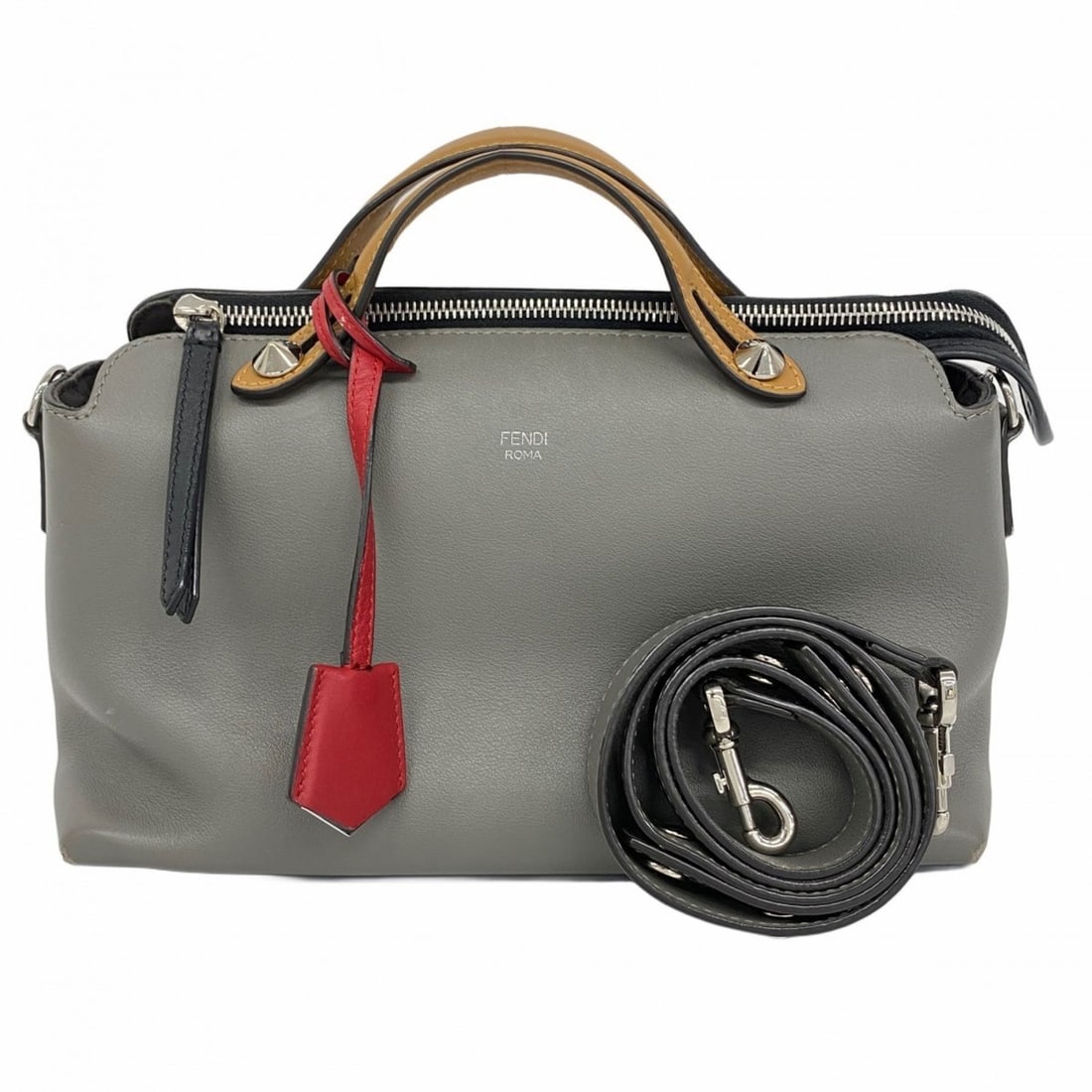 Fendi By the Way handbag in grey leather, a 2-way bag for women.: --- Catalog ---Category: SizeSize (HxWxD): 18cm x 30cm x 13cm / 7.08'' x 11.81'' x 5.11''Category: DesignType: HandbagColor: GrayGender: WomenMaterial: Leather Hardware Color: SilverCategory: GeneralB