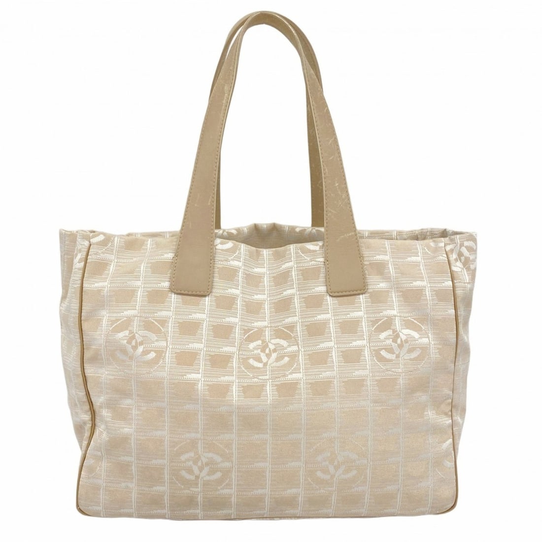 Chanel New Travel Nylon Tote Bag, Beige, Women's: --- Catalog ---Category: SizeSize (HxWxD): 25cm x 35cm x 15cm / 9.84'' x 13.77'' x 5.9''Category: DesignType: Tote bagColor: BeigeGender: WomenMaterial: Nylon Hardware Color: SilverCategory: GeneralBr