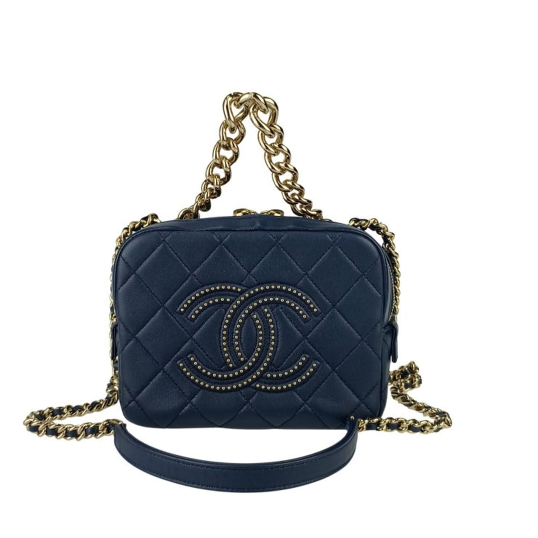 CHANEL Small Vanity Case Shoulder Bag AS1513 Navy Lambskin with Matelasse Studs: --- Catalog ---Category: SizeSize (HxWxD): 14cm x 18cm x 8cm / 5.51'' x 7.08'' x 3.14''Category: DesignType: Shoulder bagColor: NavyGender: WomenMaterial: Leather Leather/Fur Type: LambskinCategory: G
