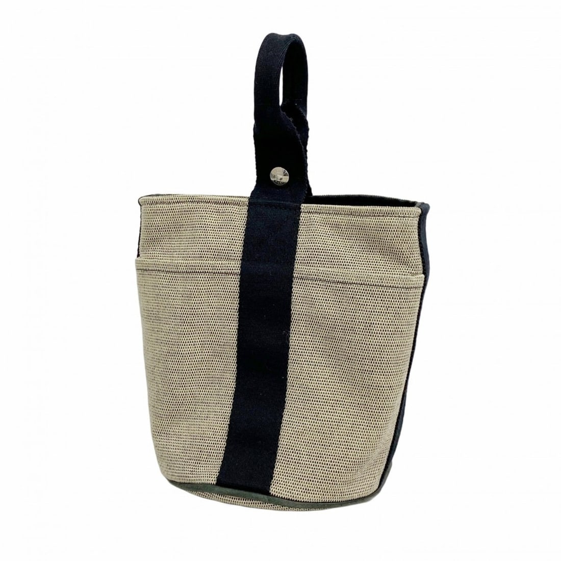 Hermes Saxo PM Handbag, Canvas, Beige, Black, Women's: --- Catalog ---Category: SizeSize (HxWxD): 21cm x 18cm x 17cm / 8.26'' x 7.08'' x 6.69''Category: DesignType: HandbagColor: Beige, BlackGender: WomenMaterial: Canvas Hardware Color: SilverCategory: Ge