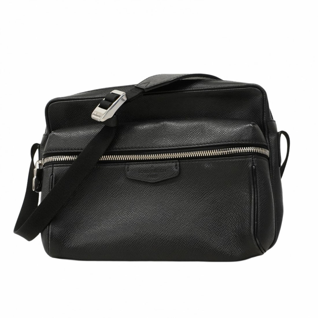 Louis Vuitton Taiga Outdoor PM Shoulder Bag M33435 Noir Men's: --- Catalog ---Category: SizeSize (HxWxD): 9cm x 25cm x 8cm / 3.54'' x 9.84'' x 3.14''Category: DesignType: Shoulder bagColor: NoirGender: MenCategory: GeneralBrand: Louis Vuitton--- Item List ---Sect