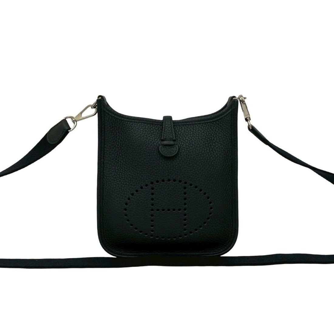 HERMES Evelyn TPM Taurillon Clemence Leather Mini Shoulder Bag/Pochette Black 44050: --- Catalog ---Category: SizeSize (HxWxD): 17cm x 16cm x 5cm / 6.69'' x 6.29'' x 1.96''Category: DesignType: Pochette, Shoulder bagColor: BlackGender: WomenMaterial: Taurillon clemence leather Categor