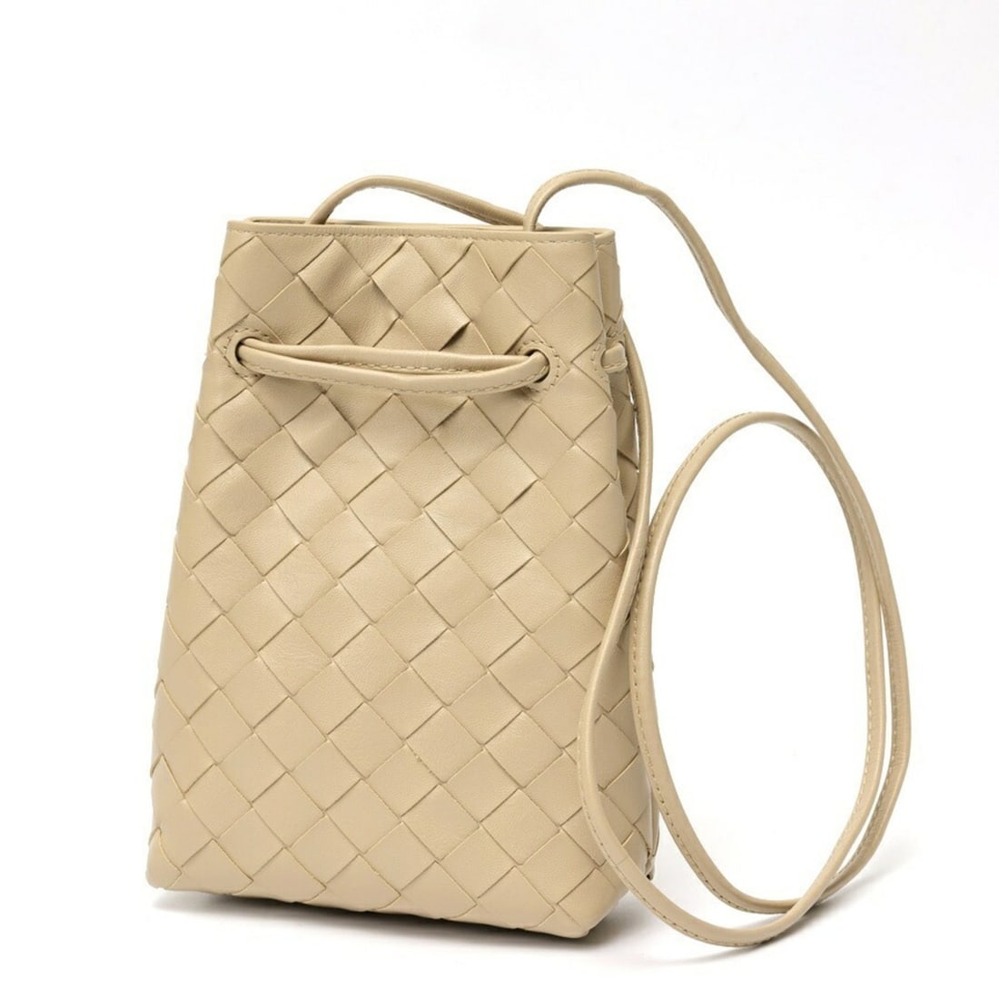 Bottega Veneta Shoulder Bag 827676 Intrecciato Leather Beige S-159833: --- Catalog ---Category: SizeSize (HxWxD): 20cm x 13cm x 6cm / 7.87'' x 5.11'' x 2.36''Category: DesignType: Shoulder bagColor: BeigeGender: WomenMaterial: Intrecciato Category: GeneralMPN: 827676Bran