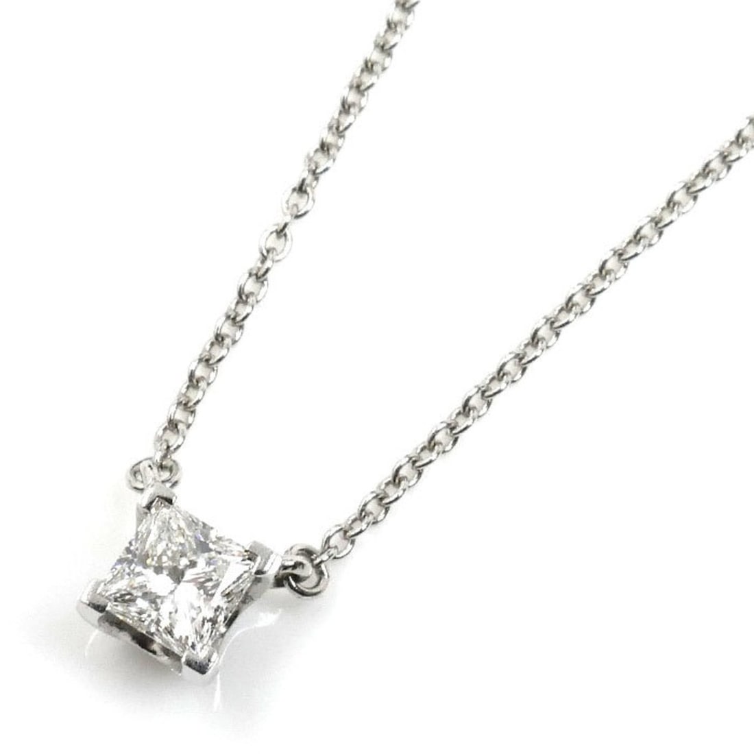 TIFFANY & Co. Tiffany Pt950 Platinum Princess Cut Diamond Necklace, 0.30ct Diamond, 2.6g, 40.5cm,: --- Catalog ---Category: SizePendant Size: 4.6mm x 4.7mm / 0.18'' x 0.18''Neck Circumference: 40.5 cm / 15.94''Category: DesignColor: PlatinumStone: DiamondGender: WomenClarity: VVS1Material: Platinum
