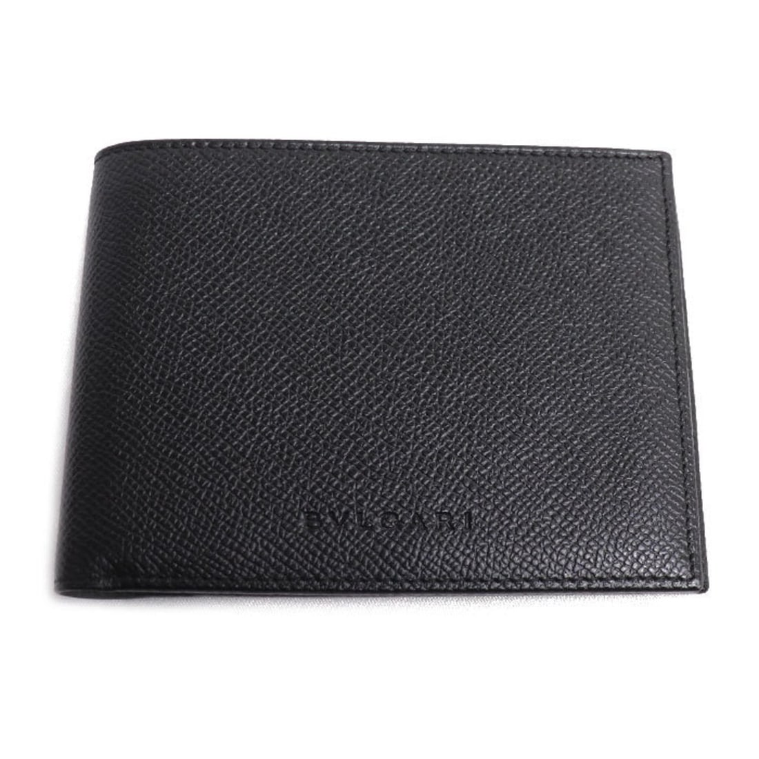 BVLGARI HIPSTER LARGE 2 FOLDS Bifold Wallet Black 20495 Men's: --- Catalog ---Category: SizeSize (HxWxD): 9cm x 12cm x 1.5cm / 3.54'' x 4.72'' x 0.59''Category: DesignType: Wallet (bi-fold)Color: BlackGender: MenMaterial: Leather Category: GeneralMPN: 20495Brand: