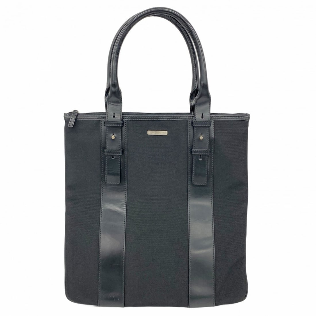 Salvatore Ferragamo tote bag in black nylon for men: --- Catalog ---Category: SizeSize (HxWxD): 37cm x 35cm x 1cm / 14.56'' x 13.77'' x 0.39''Category: DesignType: Tote bagColor: BlackGender: MenMaterial: Nylon Hardware Color: SilverCategory: GeneralBra