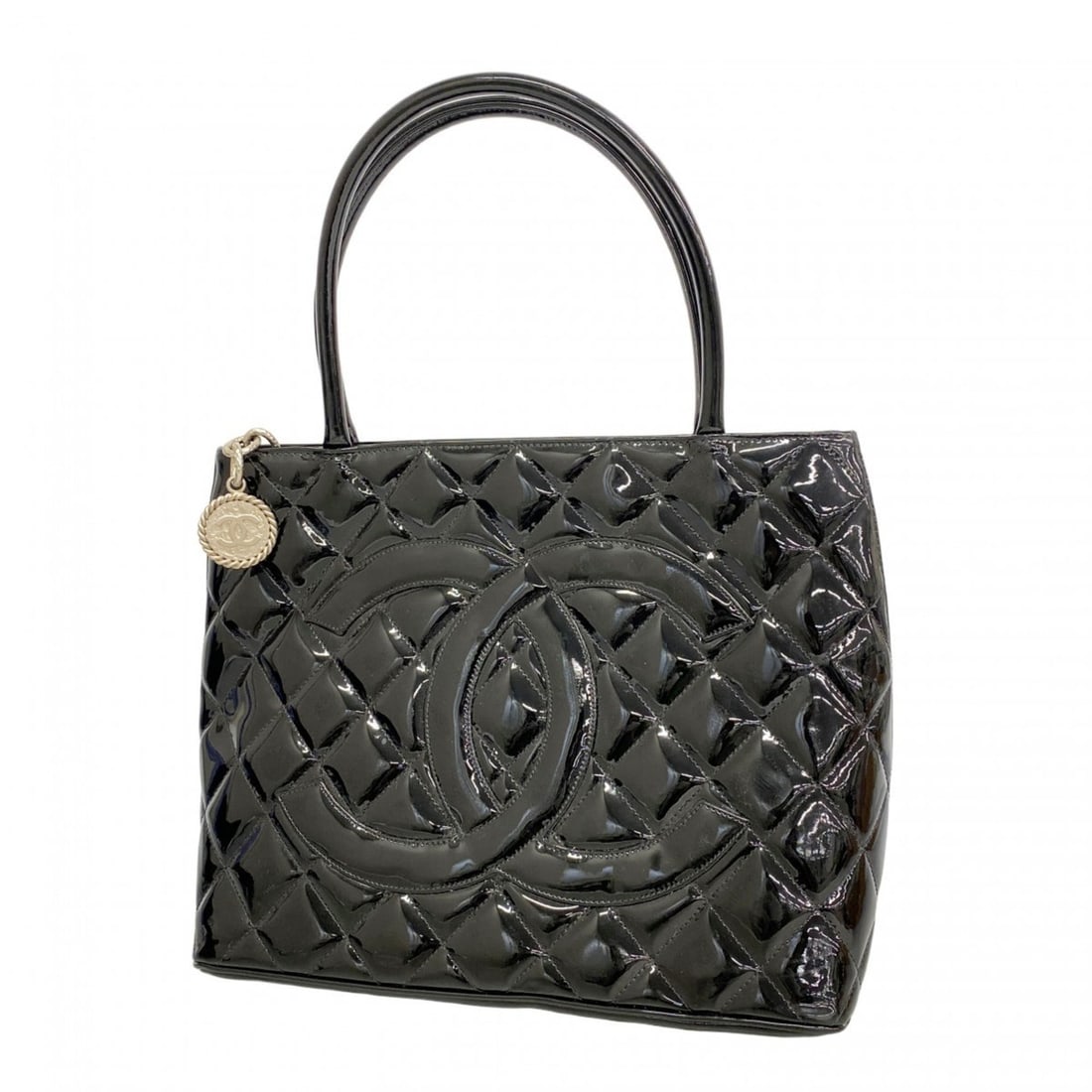 Chanel Reissue Tote Bag, Patent Leather, Black, Women's: --- Catalog ---Category: SizeSize (HxWxD): 25cm x 30cm x 15cm / 9.84'' x 11.81'' x 5.9''Category: DesignType: Tote bagColor: BlackGender: WomenMaterial: Patent leather Hardware Color: SilverCategory: