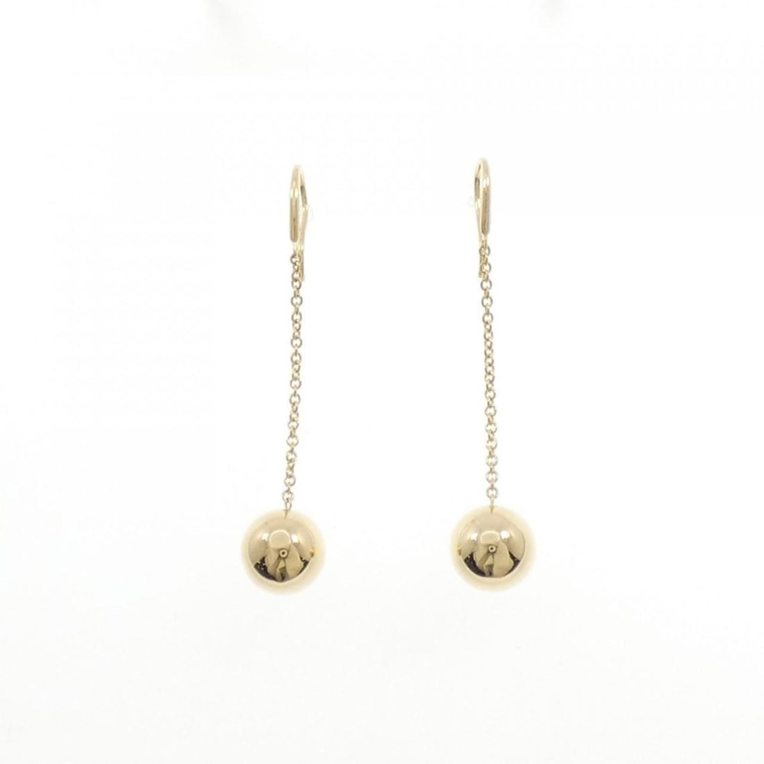 Tiffany ball hook earrings: --- Catalog ---Category: SizeSize (HxWxD): 42.70mm x 10.20mm / 1.68'' x 0.40''Category: DesignType: Chain earringsColor: Yellow goldGender: WomenMaterial: Yellow gold (18K)Category: GeneralMPN: