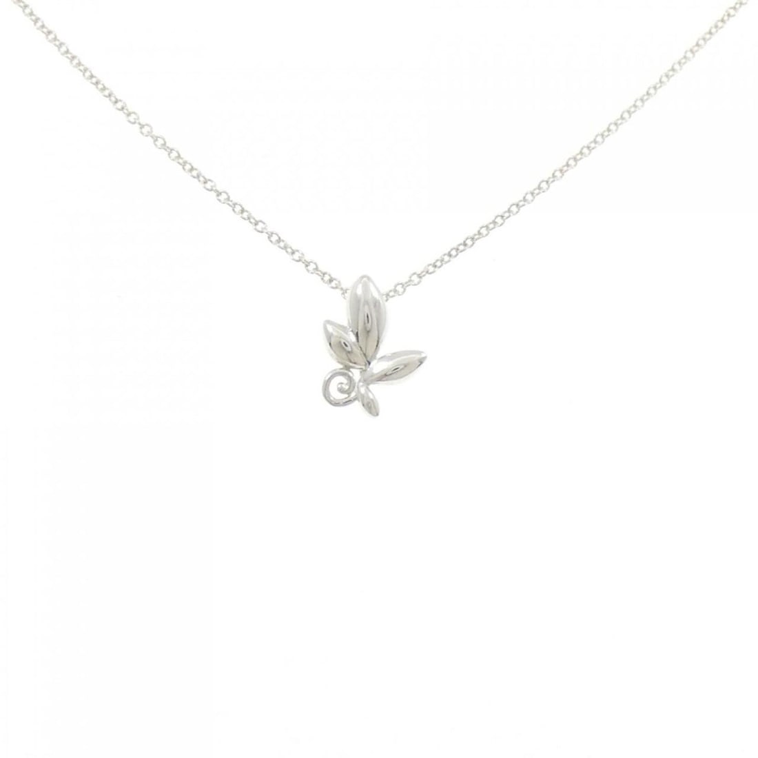 Tiffany Olive Leaf Necklace: --- Catalog ---Category: SizePendant Size: 11.1mm x 8.6mm / 0.43'' x 0.33''Neck Circumference: 41 cm / 16.14''Category: DesignGender: WomenMaterial: Silver 925Pendant Type: PendantNecklace Type: Neckl