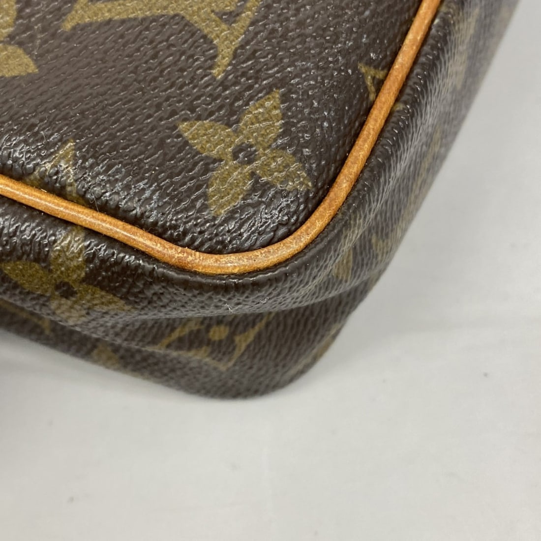 Cartier Love Ring - 9