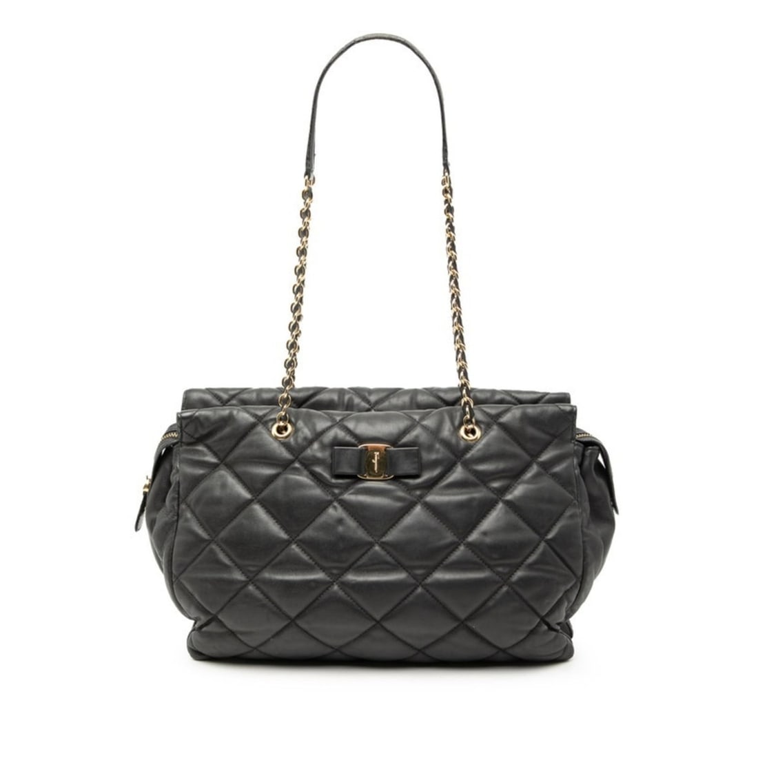 Salvatore Ferragamo Vara Chain Shoulder Bag in Black Lambskin for Women: --- Catalog ---Category: SizeSize (HxWxD): 25cm x 34.5cm x 15cm / 9.84'' x 13.58'' x 5.9''Category: DesignType: Shoulder bagColor: BlackGender: WomenMaterial: Leather Leather/Fur Type: LambskinCategor