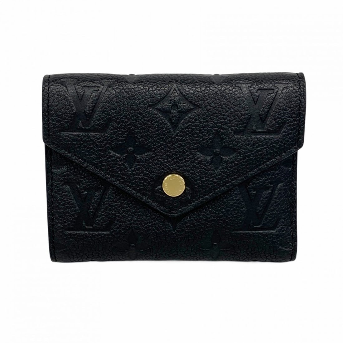 Louis Vuitton Monogram Empreinte Portefeuille Victorine Tri-fold Wallet M64060 Noir Women's: --- Catalog ---Category: SizeSize (HxWxD): 9cm x 12cm x 2.5cm / 3.54'' x 4.72'' x 0.98''Category: DesignType: Wallet (tri-fold)Color: NoirGender: WomenCategory: GeneralMPN: M64060Brand: Louis Vuitton-