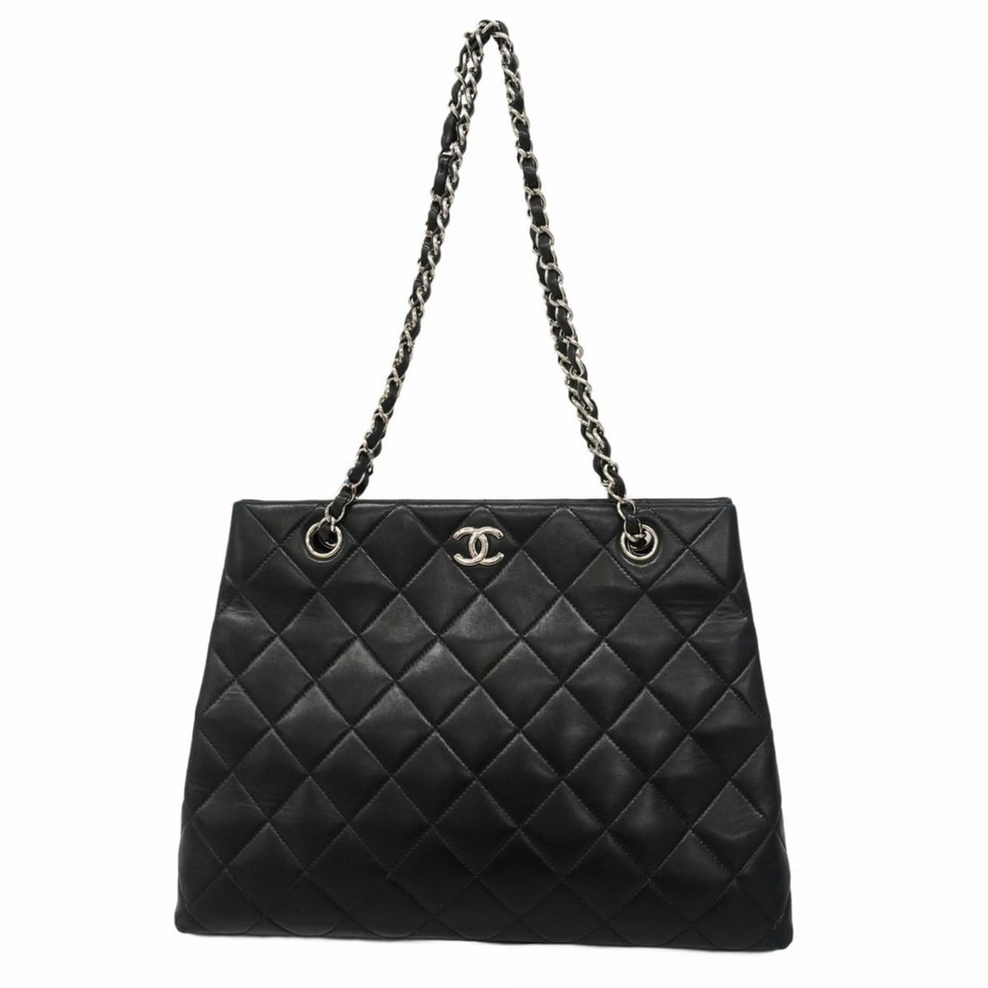 Chanel Matelasse Shoulder Bag with Chain Bag, Lambskin, Black, Women's: --- Catalog ---Category: SizeSize (HxWxD): 23cm x 32cm x 10.5cm / 9.05'' x 12.59'' x 4.13''Category: DesignType: Shoulder bagColor: BlackGender: WomenMaterial: Leather Hardware Color: SilverLeather/Fu