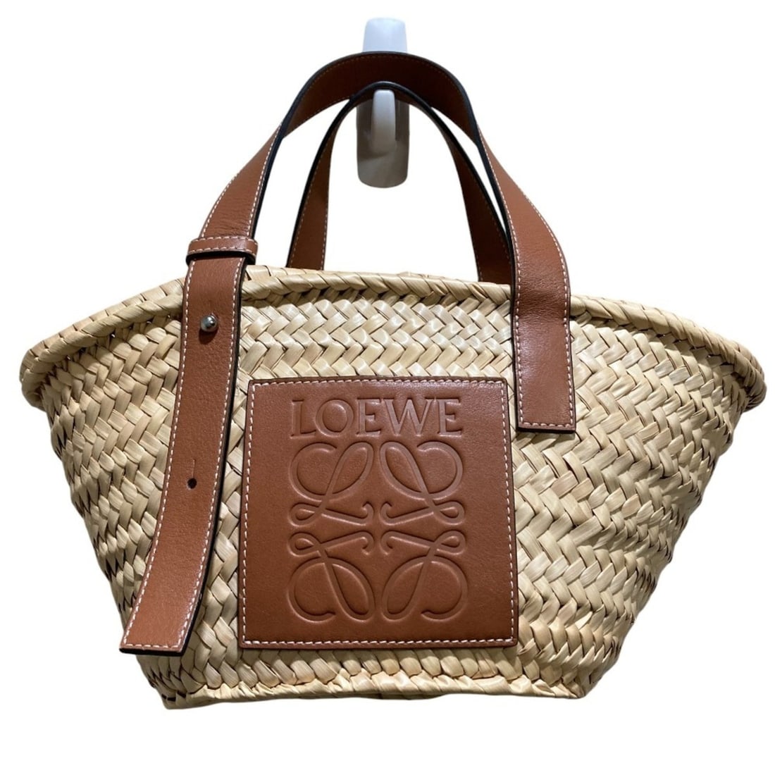 LOEWE Anagram Logo Raffia Basket Tote Bag in Brown and Natural Colors for Women (1 of 20)