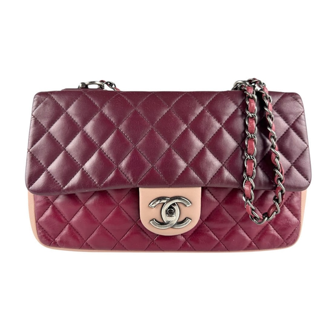 CHANEL Matelasse Shoulder Bag in Bordeaux and Pink Leather, Women's, z8367: --- Catalog ---Category: SizeSize (HxWxD): 17cm x 26cm x 6cm / 6.69'' x 10.23'' x 2.36''Category: DesignType: Shoulder bagColor: Bordeaux, PinkGender: WomenMaterial: Leather Category: GeneralBrand: Ch