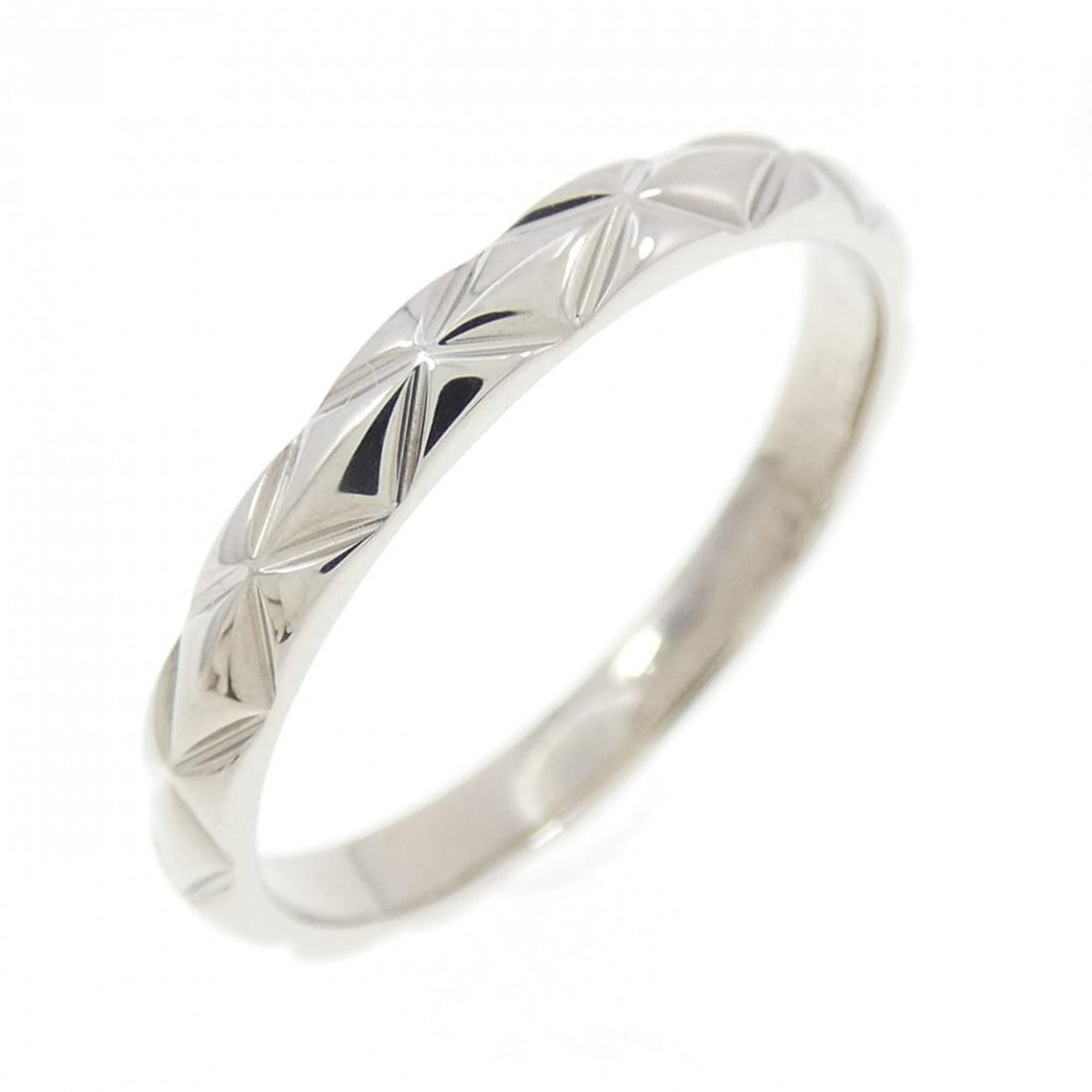 Chanel Matelasse Ring: --- Catalog ---Category: SizeUS Size: 5.5Brand Size: 50Category: DesignType: Band ringGender: WomenMaterial: Platinum 950Category: GeneralBrand: Chanel--- Item List ---Section: ConditionRanking: Rank