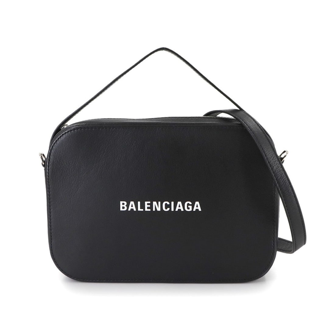 Balenciaga Everyday Camera Small 2-way Hand/Shoulder Bag in Black Leather (608654): --- Catalog ---Category: SizeSize (HxWxD): 16cm x 23cm x 5.5cm / 6.29'' x 9.05'' x 2.16''Category: DesignType: Shoulder bagColor: Black, WhiteGender: WomenMaterial: Leather Category: GeneralMPN: 60865